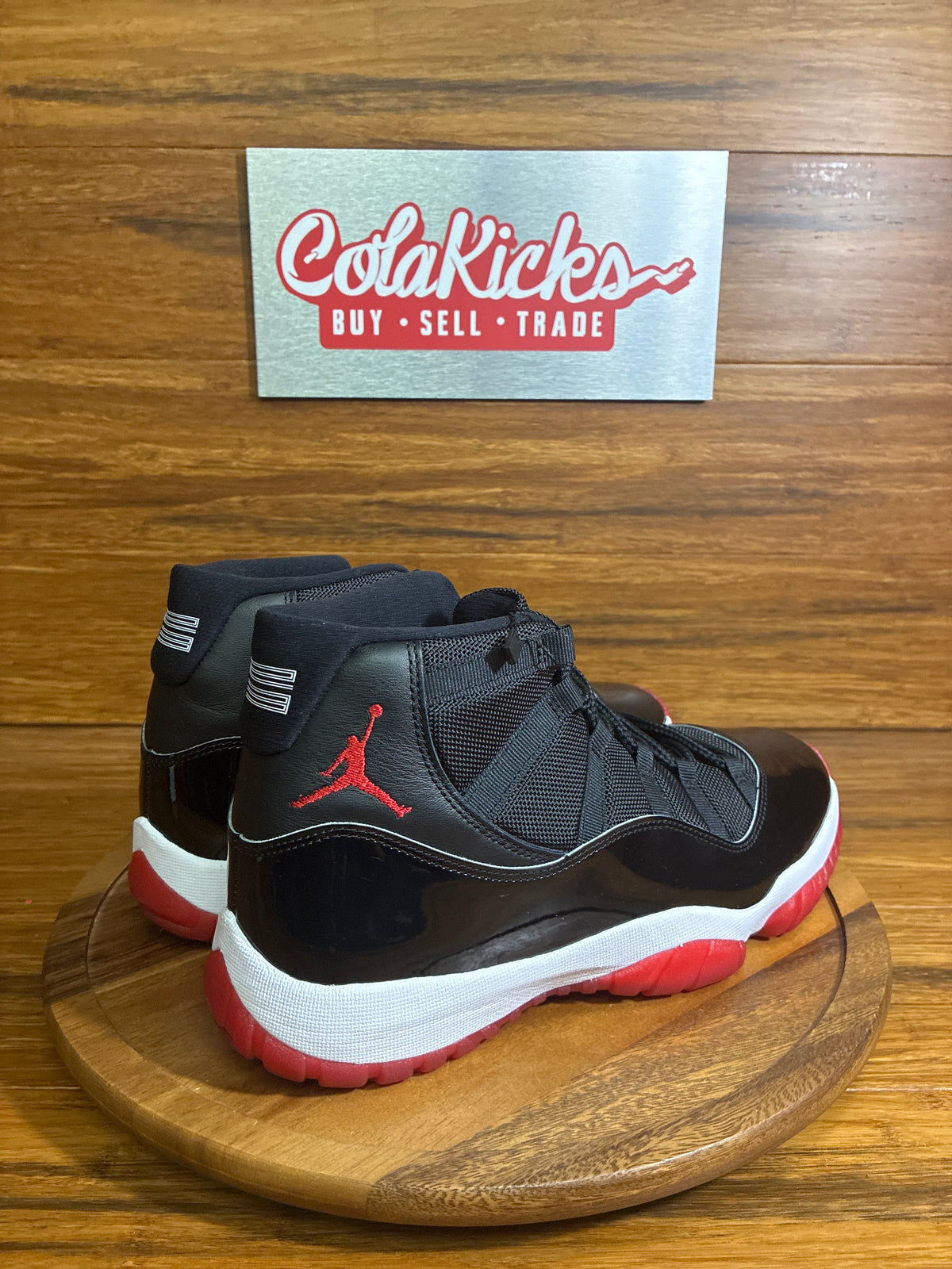 Jordan 11 Retro Playoffs Bred (2019)