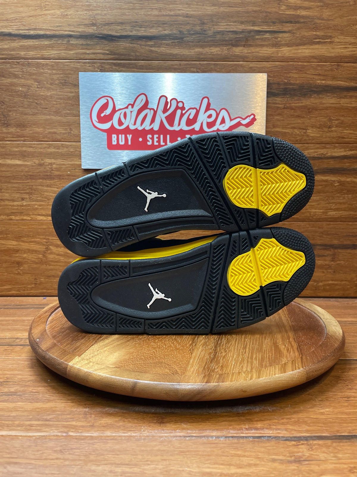 Jordan 4 Retro Thunder (2023) (GS)