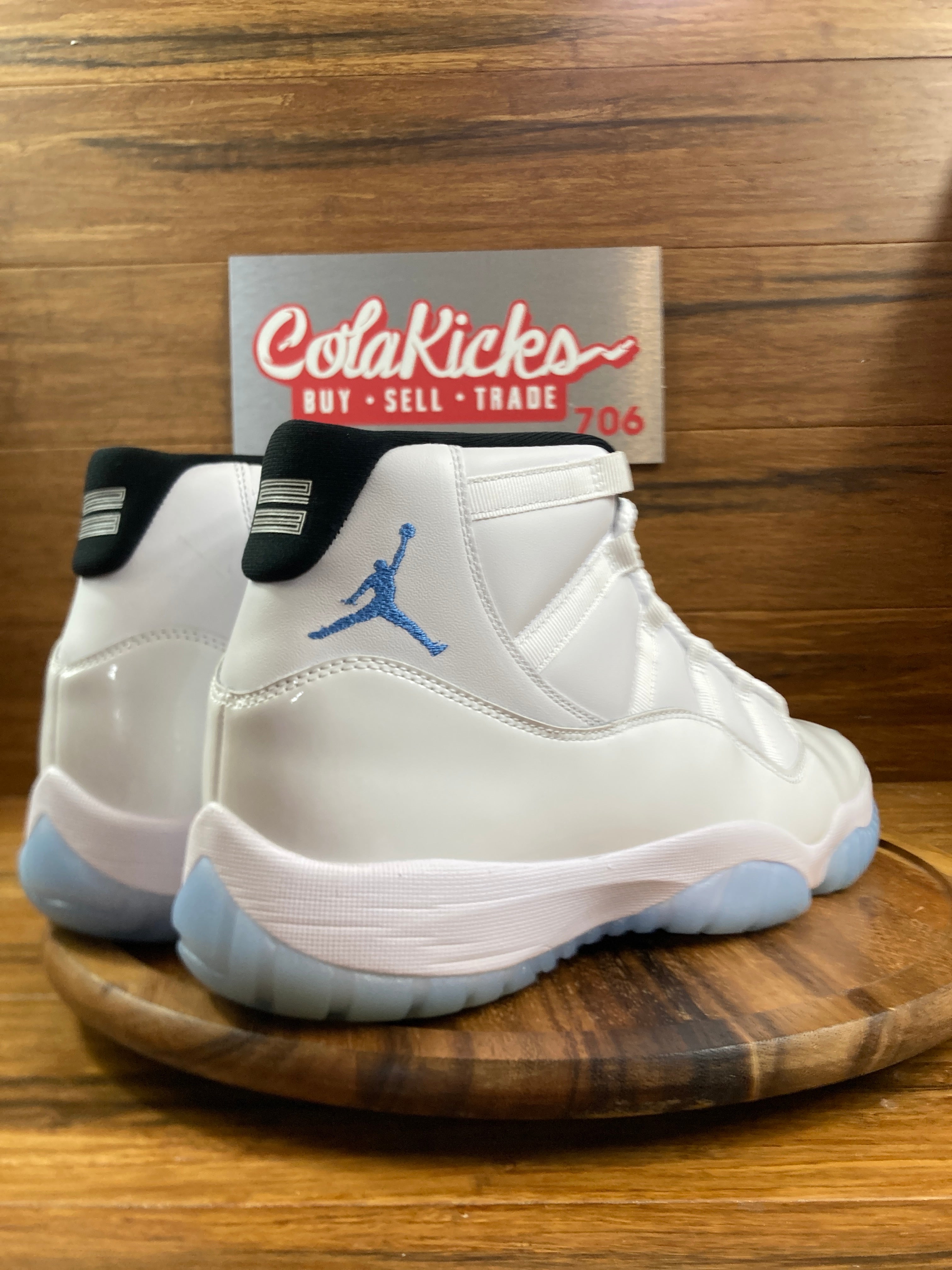 Jordan 11 Retro Legend Blue (2024)