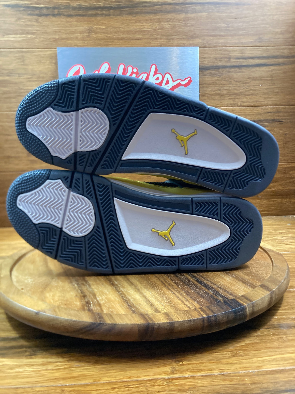 Jordan 4 Retro Lightning (2021)