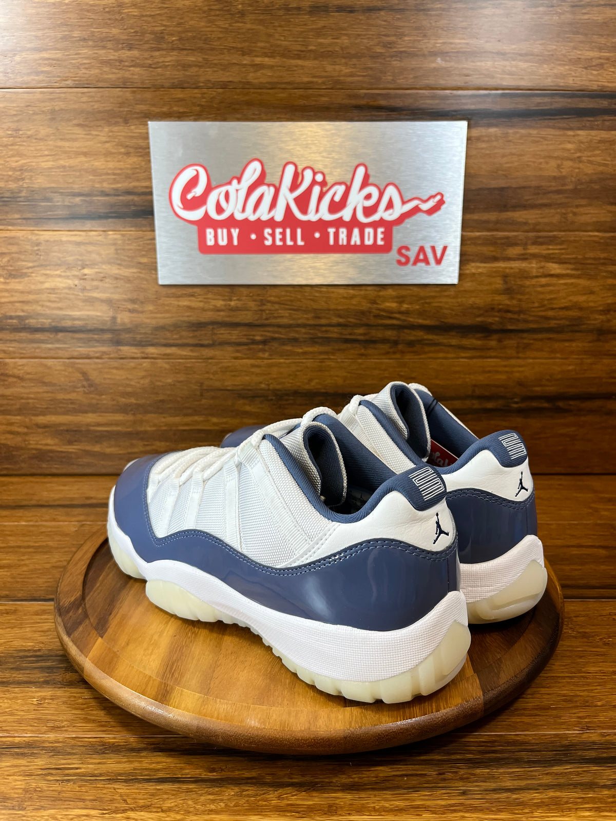 Jordan 11 Retro Low Diffused Blue