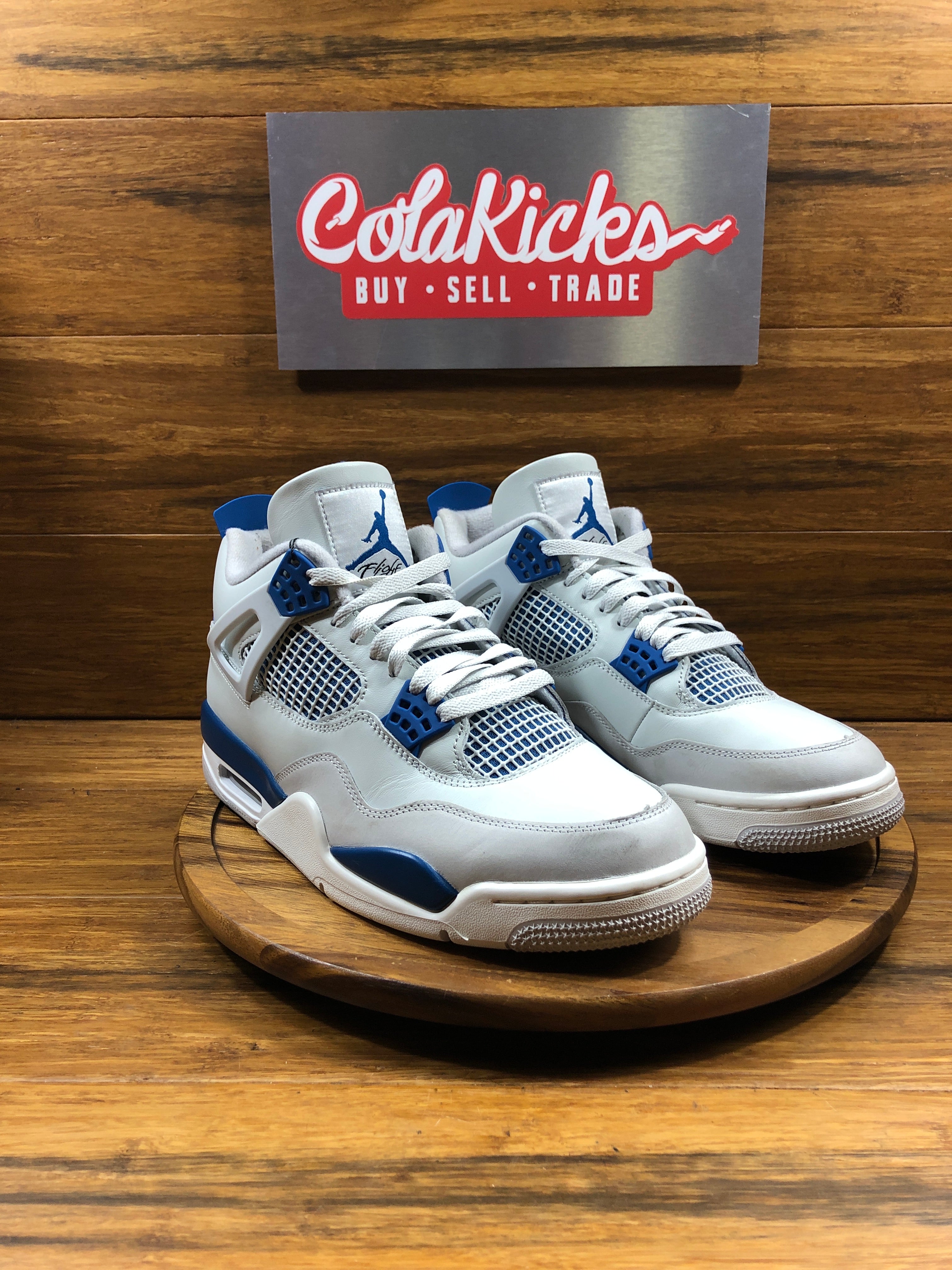 Jordan 4 Retro Military Blue (2024)