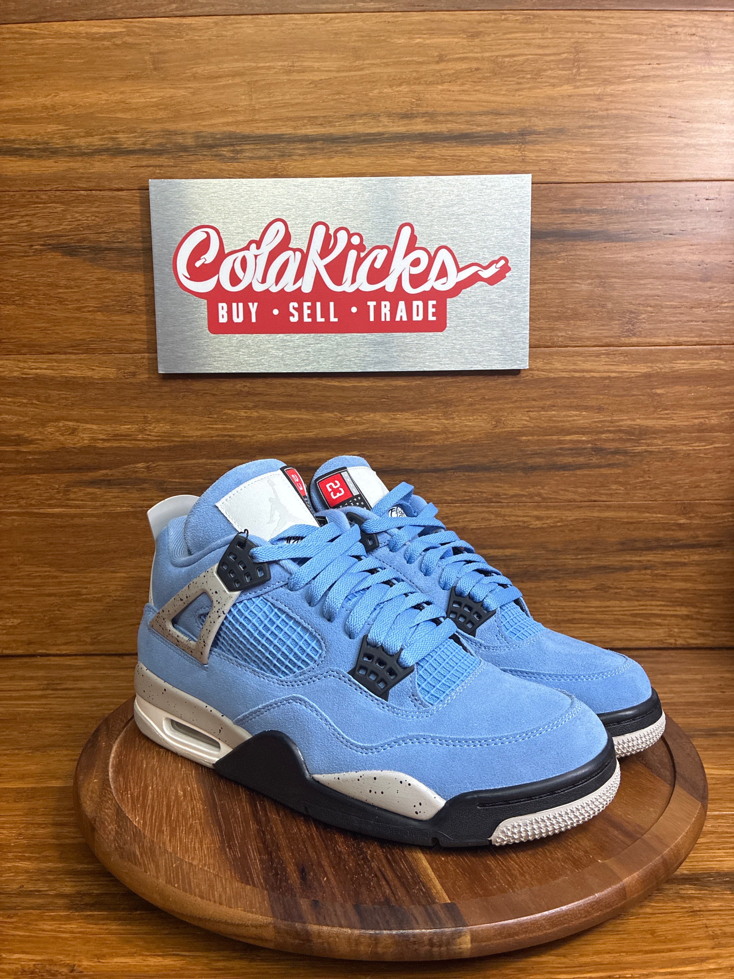 Jordan 4 Retro University Blue