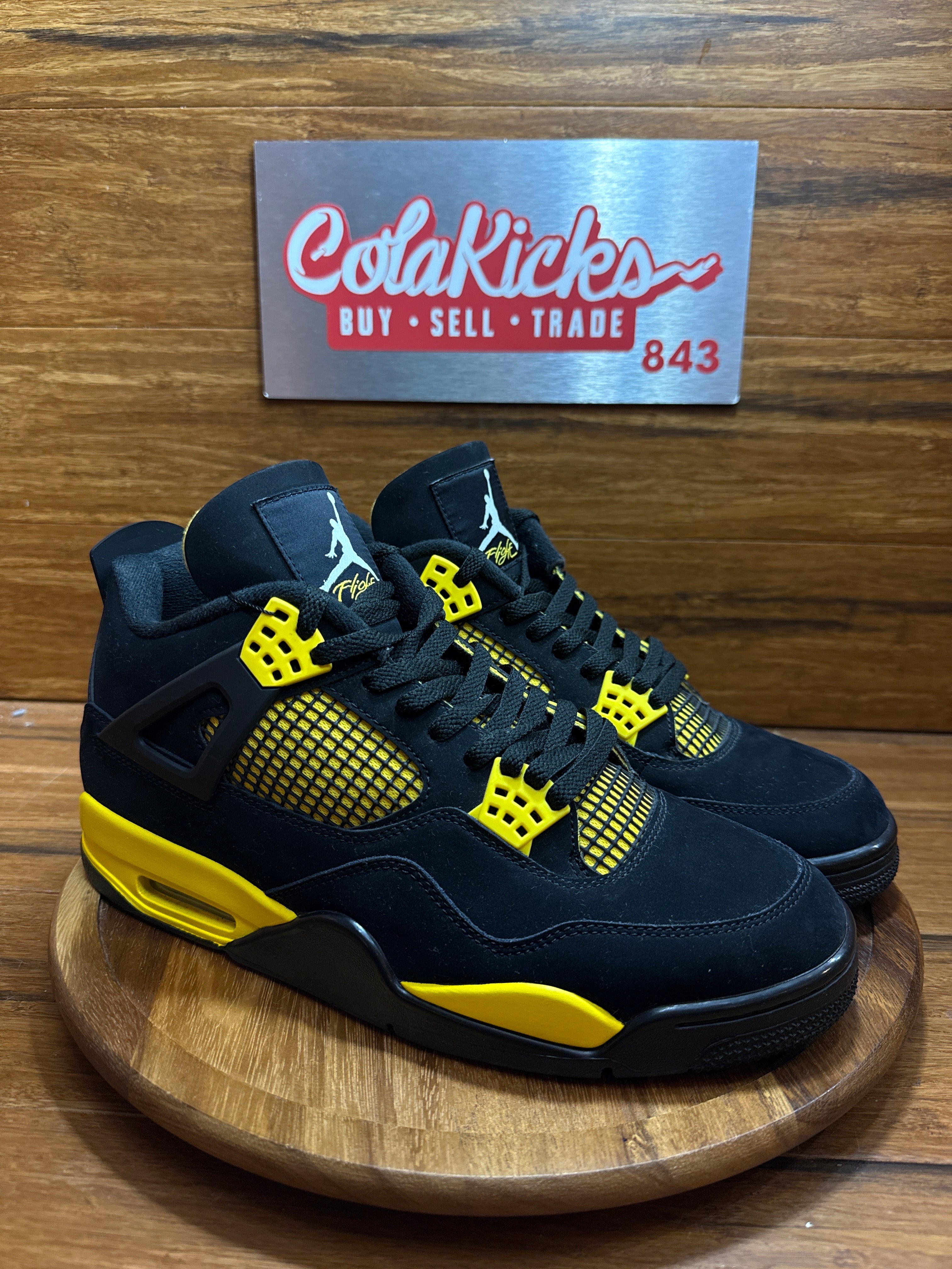 Jordan 4 Retro Thunder (2023)