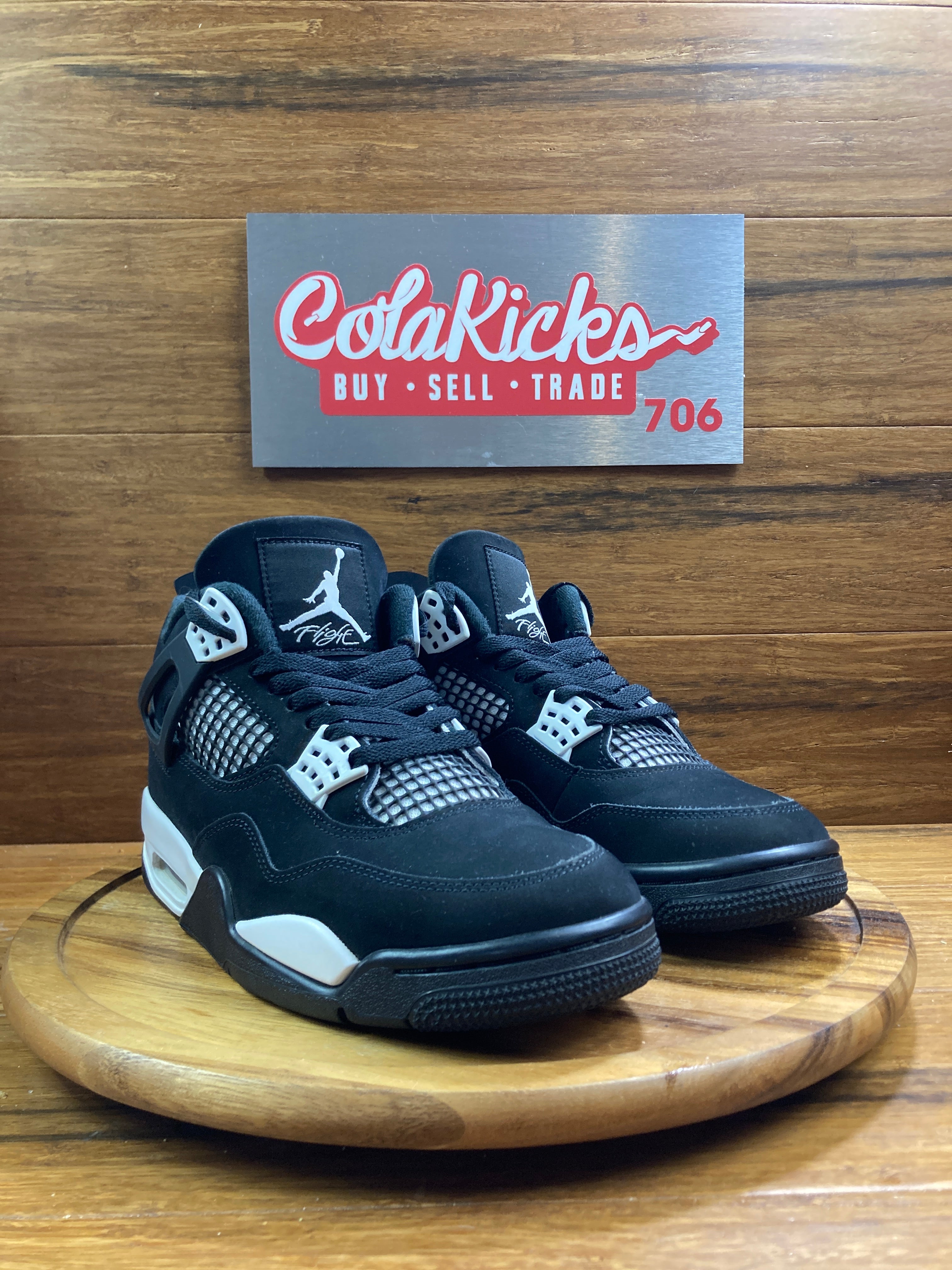 Jordan 4 Retro White Thunder