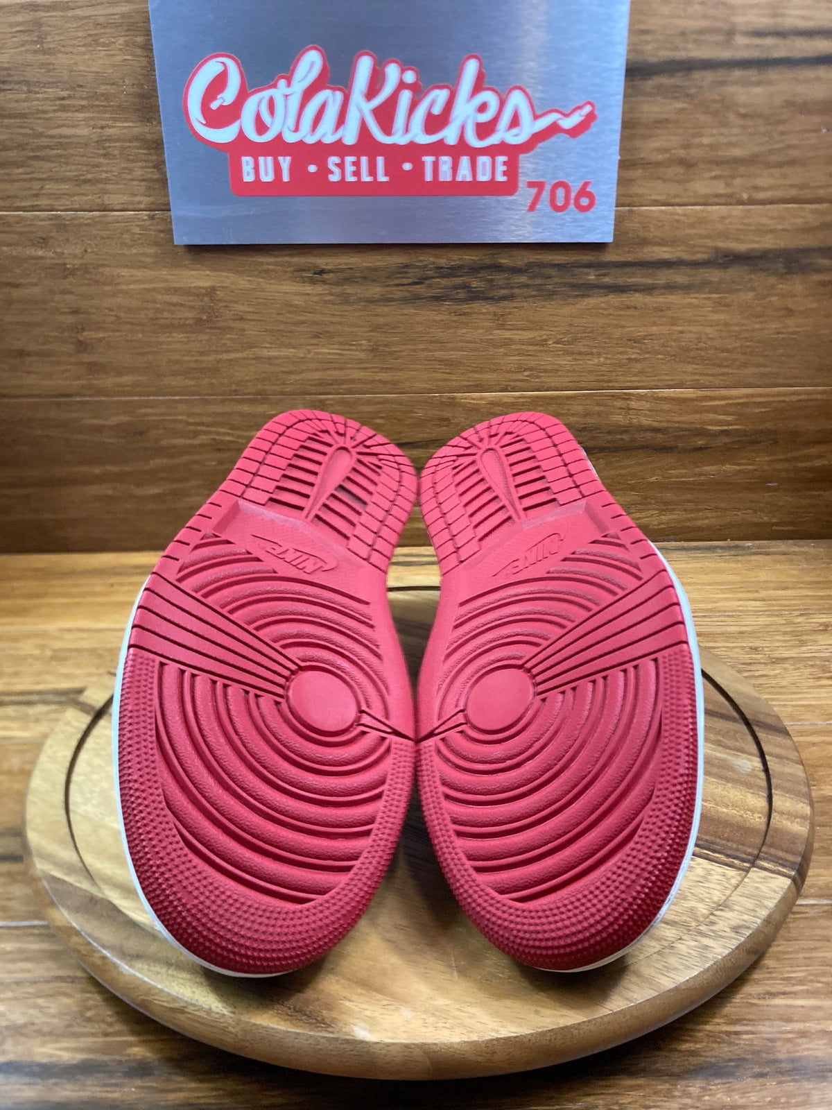 Jordan 1 Retro Low OG Banned