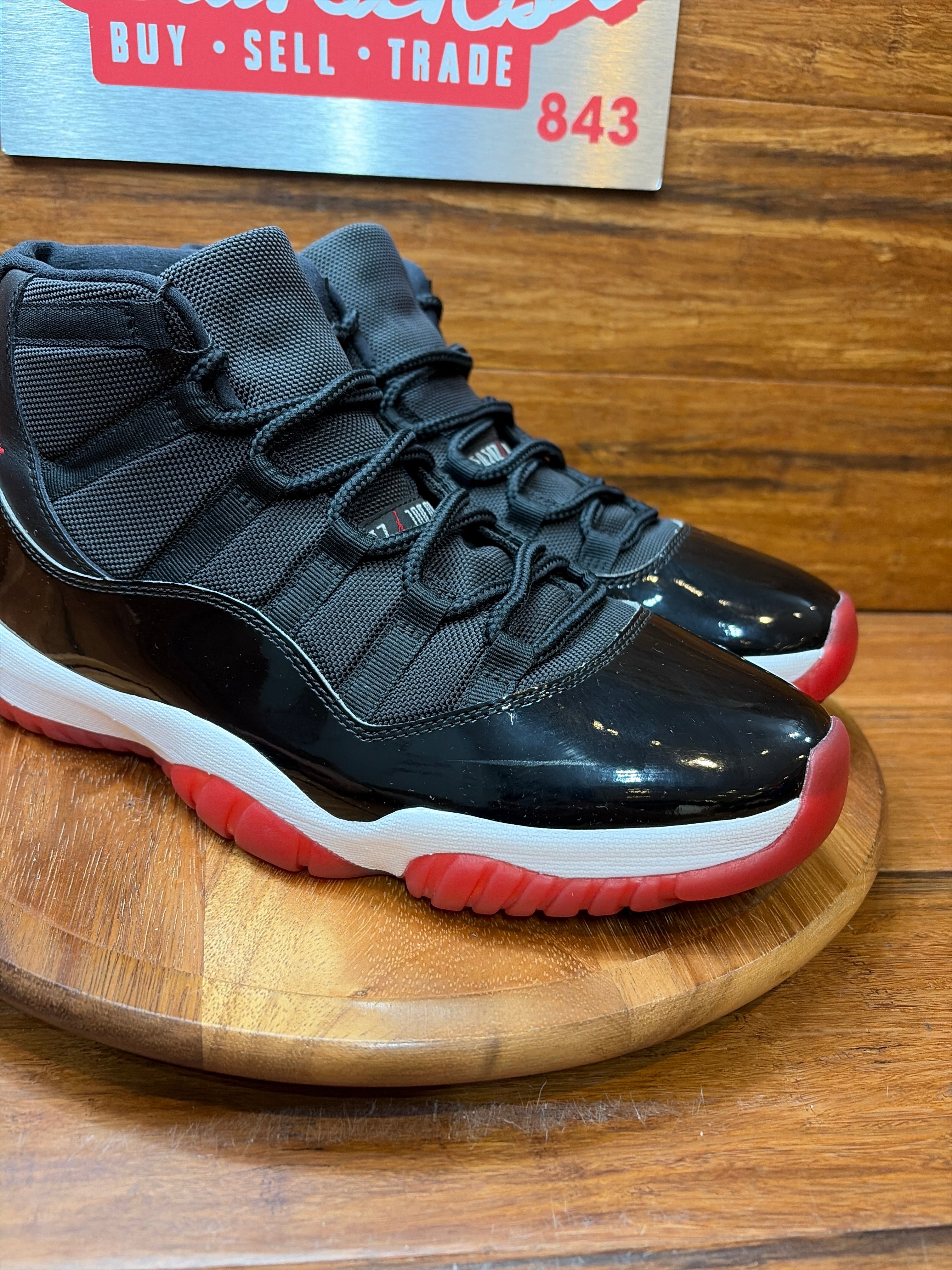 Jordan 11 Retro Playoffs Bred (2019)