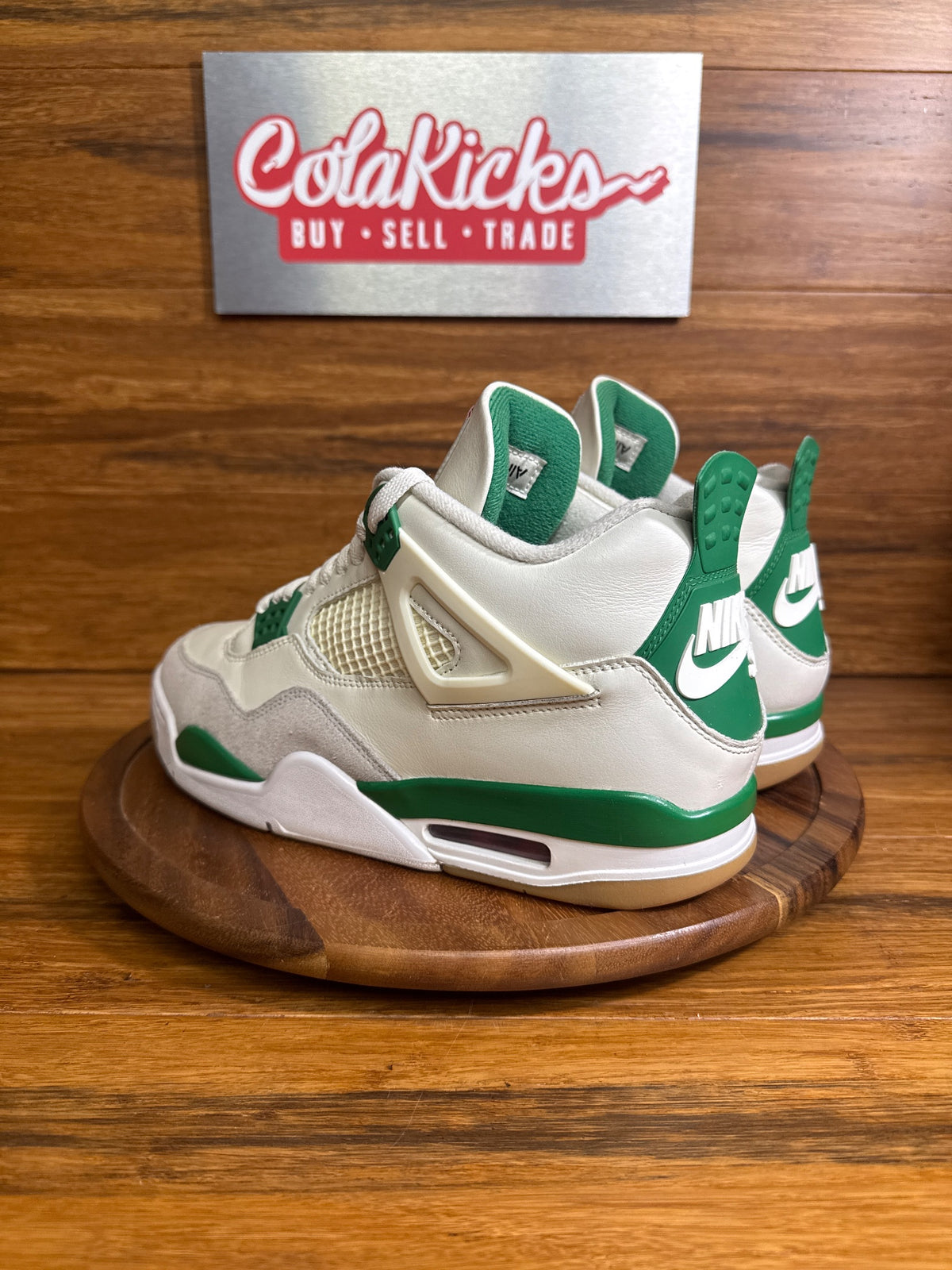Jordan 4 Retro SB Pine Green