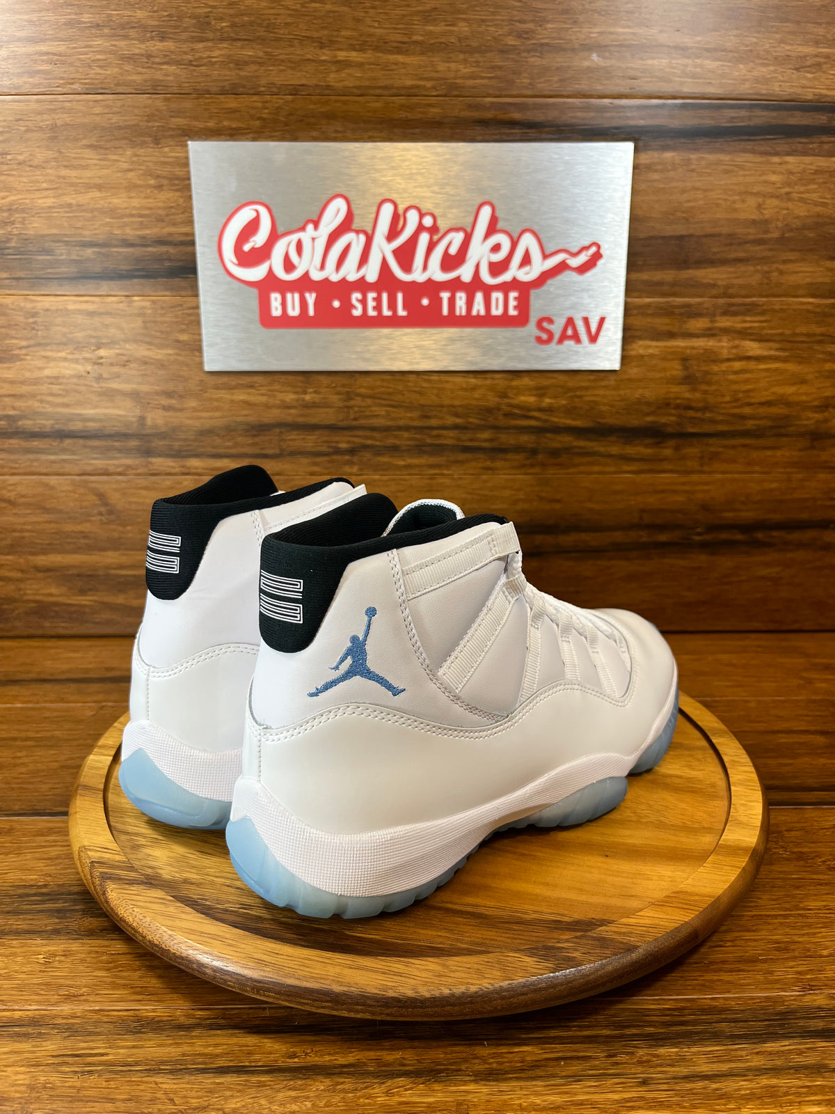 Jordan 11 Retro Legend Blue (2024)