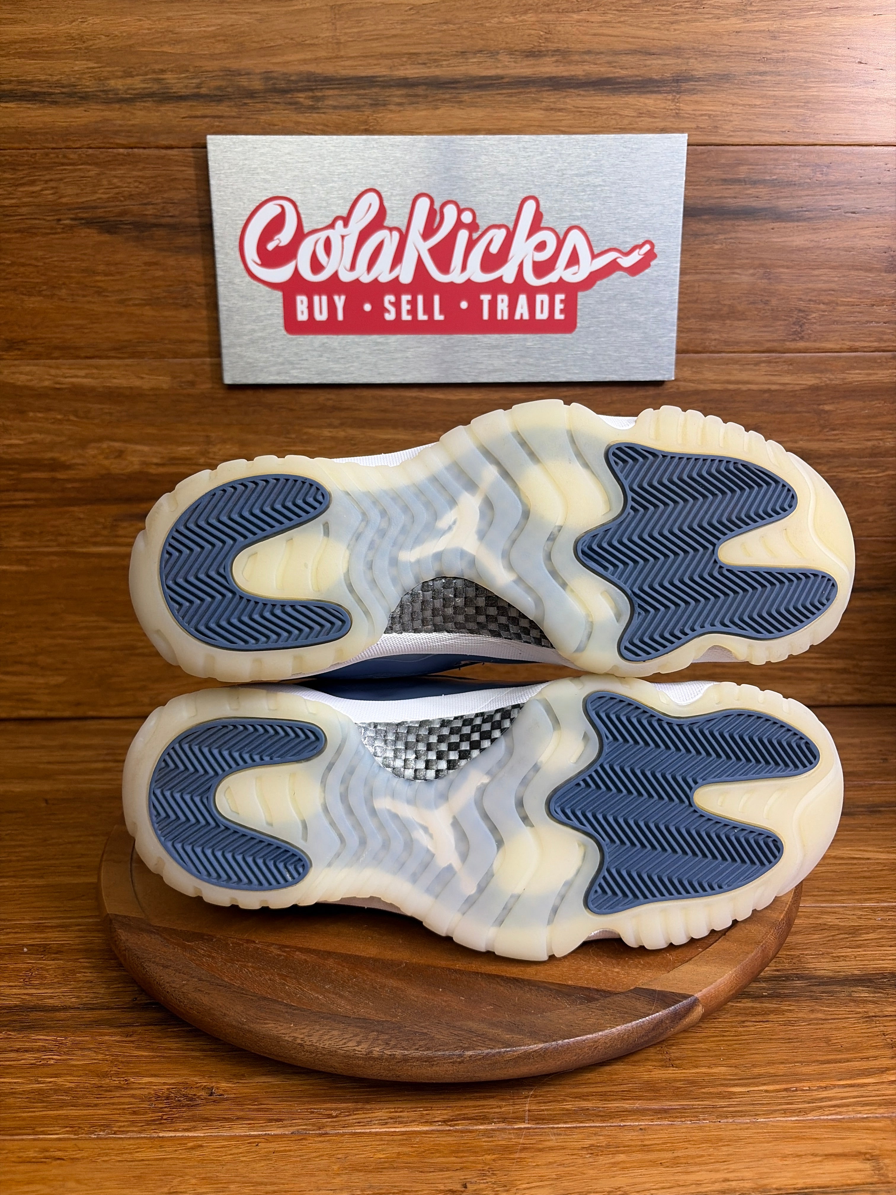 Jordan 11 Retro Low Diffused Blue