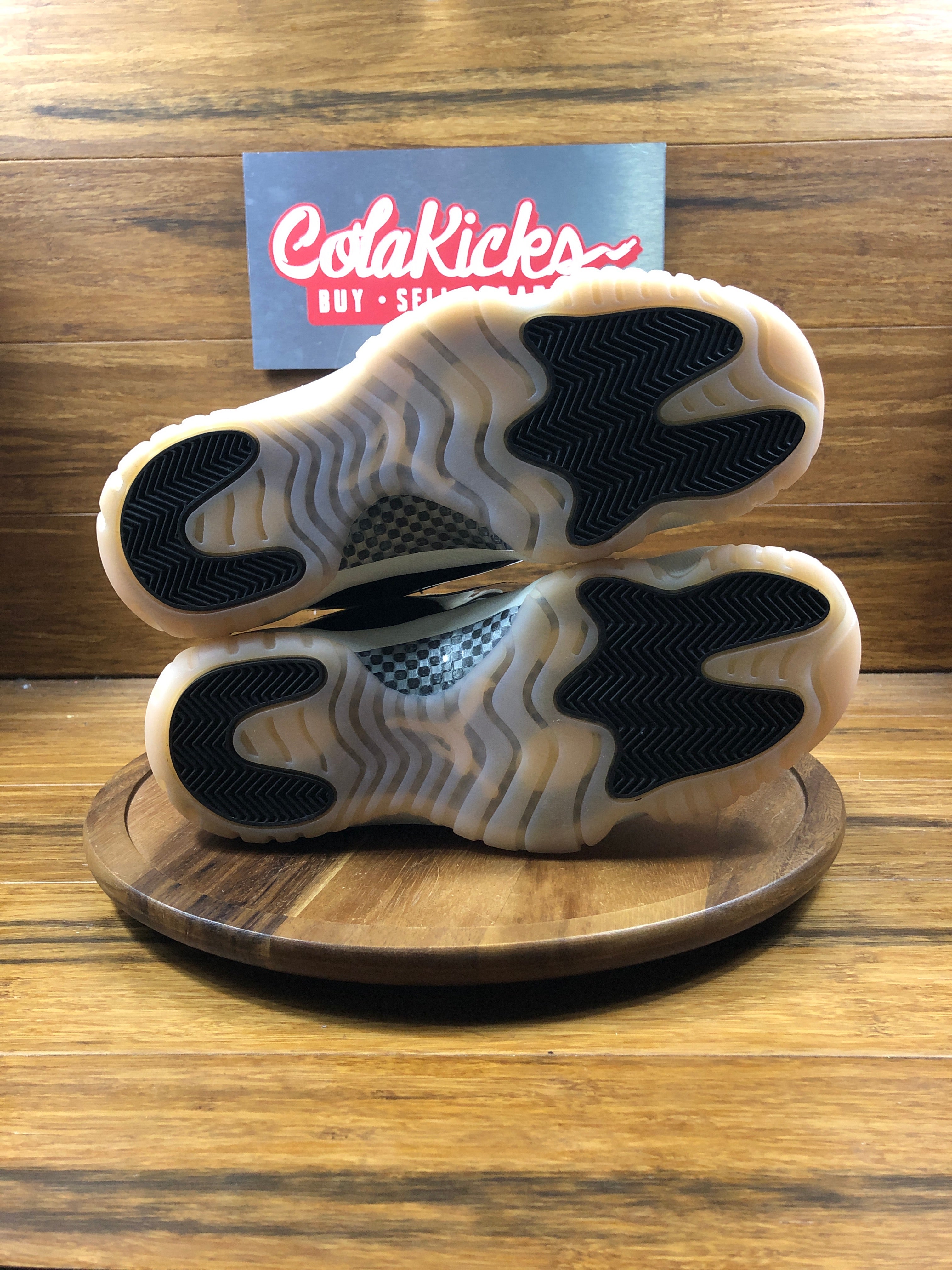 Jordan 11 Retro Neapolitan (Women's)