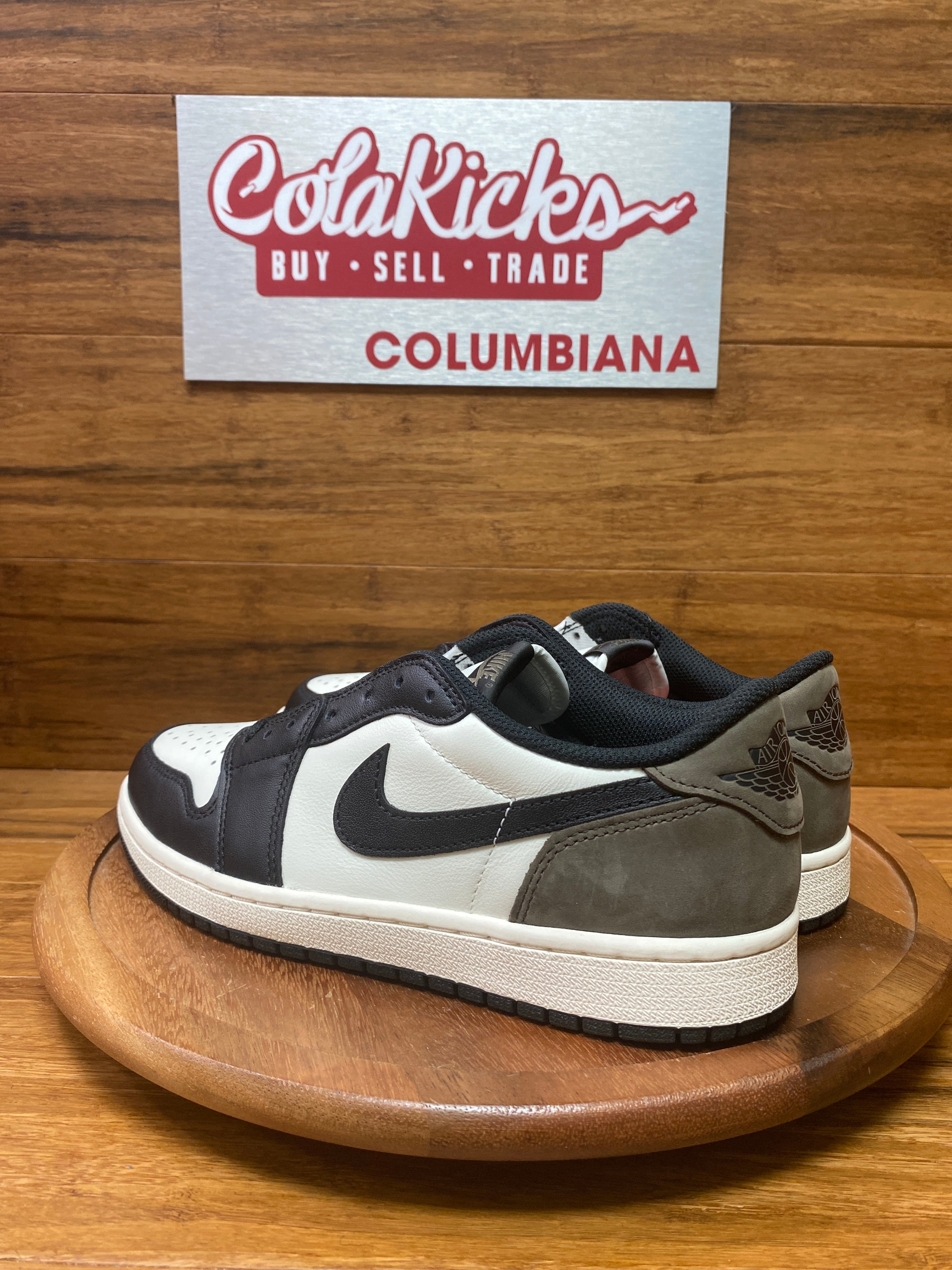 Jordan 1 Retro Low OG Mocha