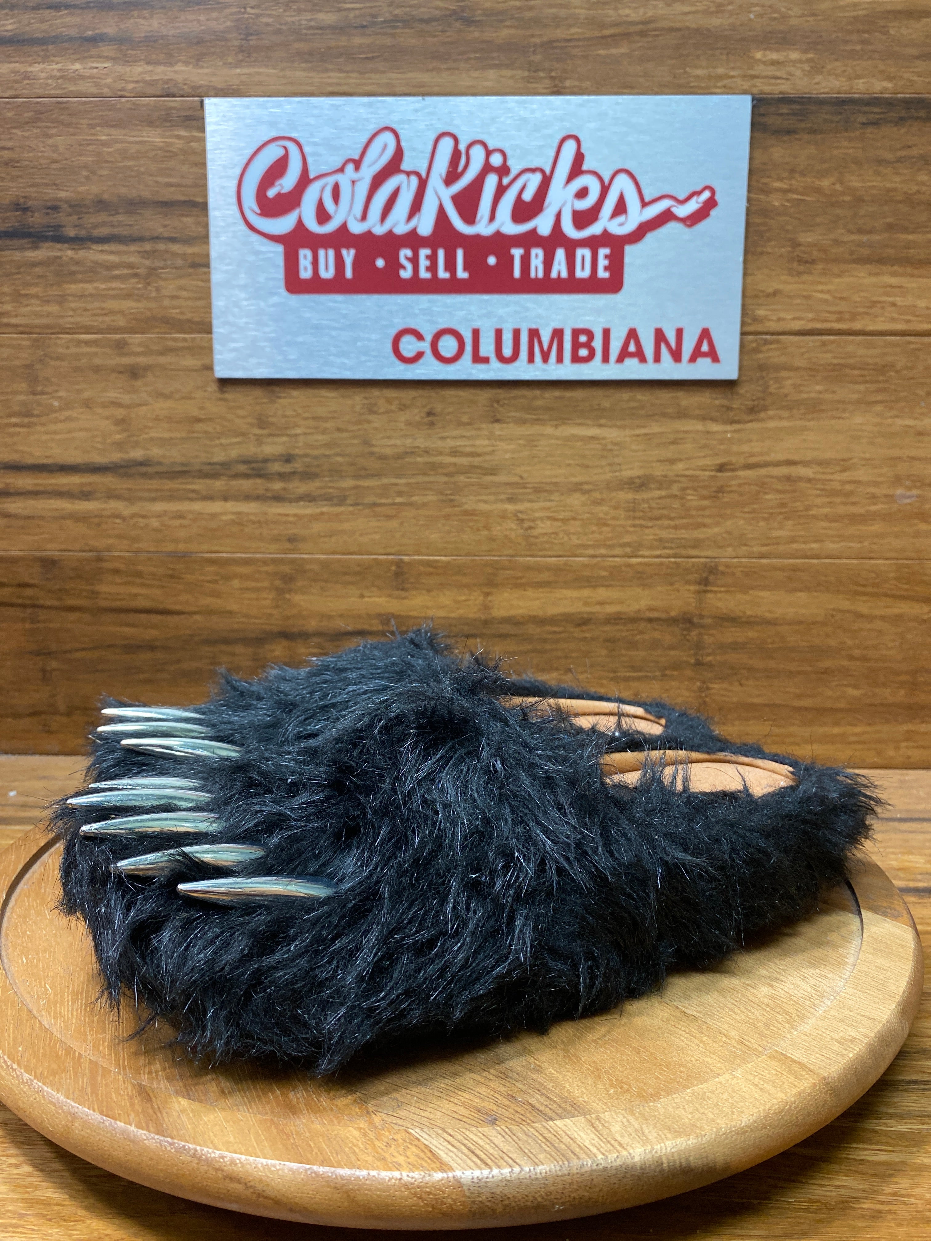 Bravest Studios Bear Claw Mule Black