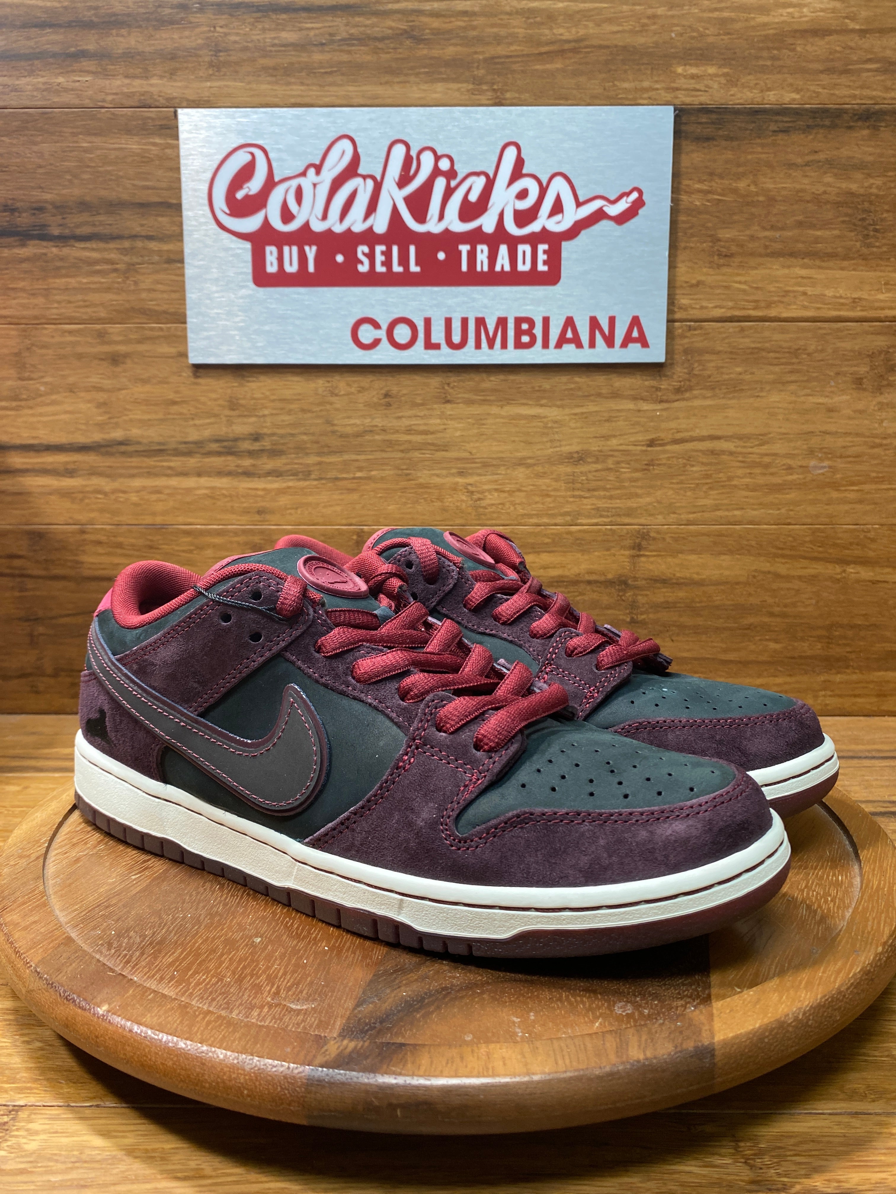 Nike SB Dunk Low Riot Skateshop
