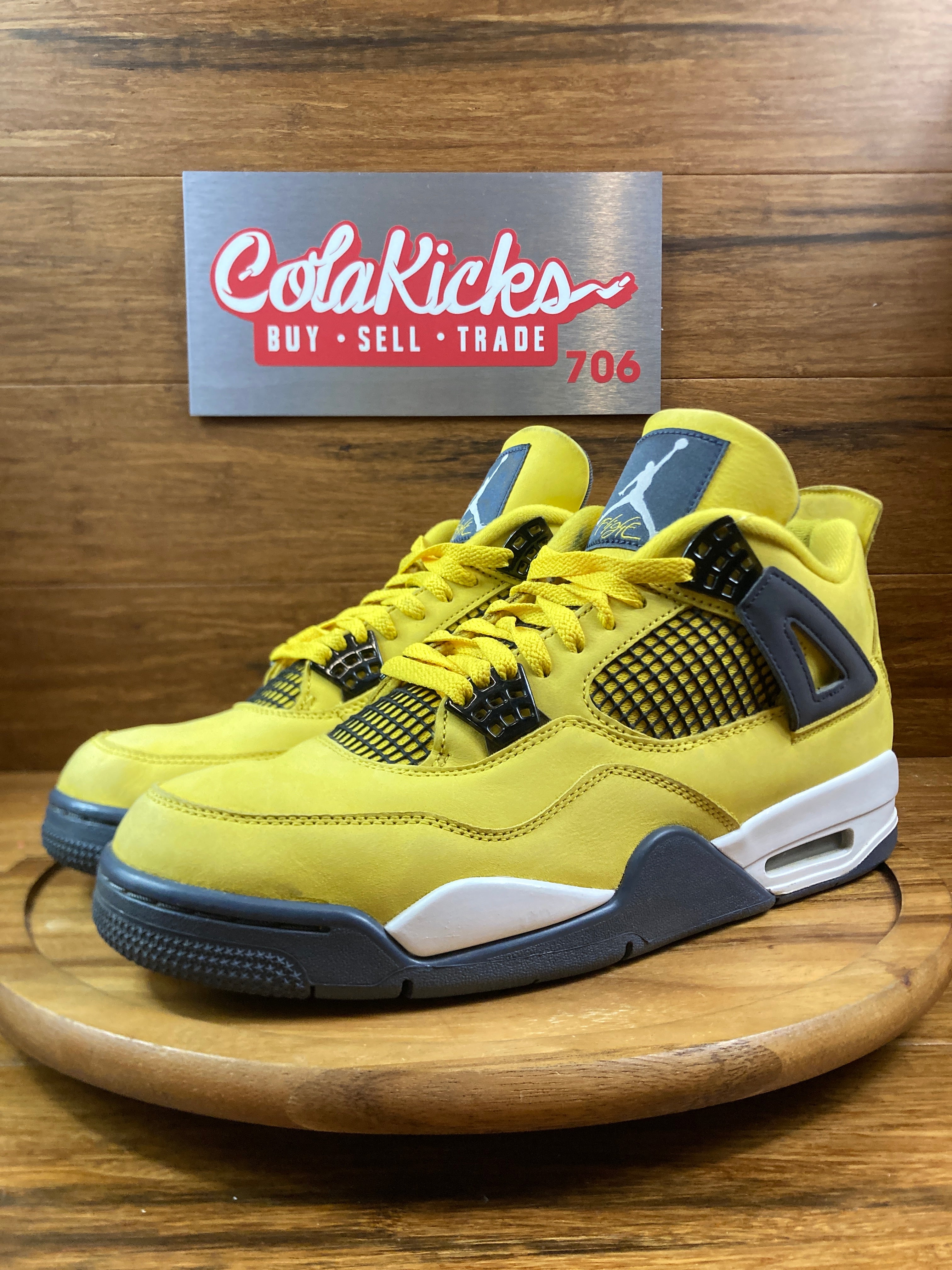 Jordan 4 Retro Lightning (2021)
