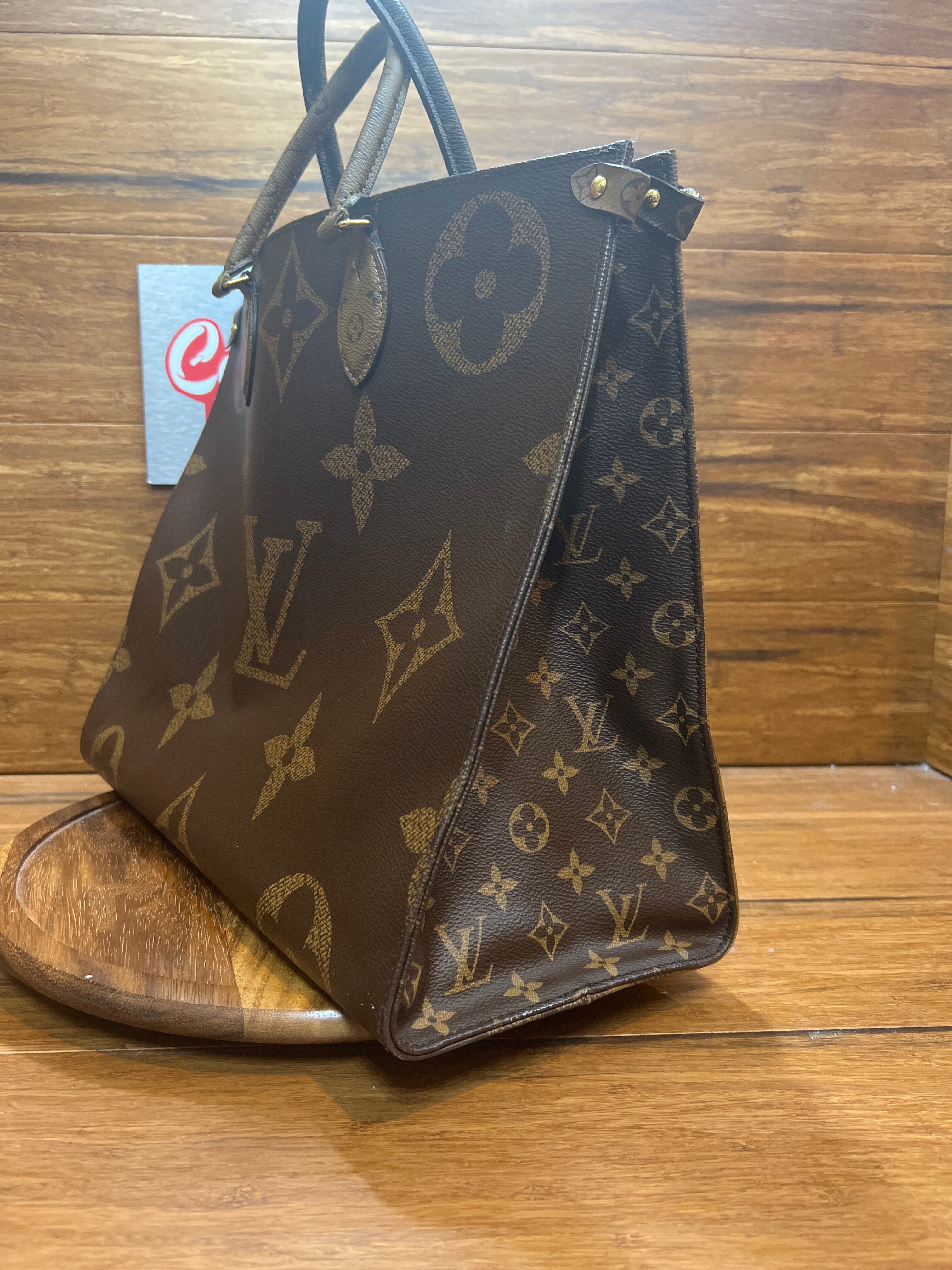 Louis Vuitton Onthego Monogram Giant Reverse MM Brown