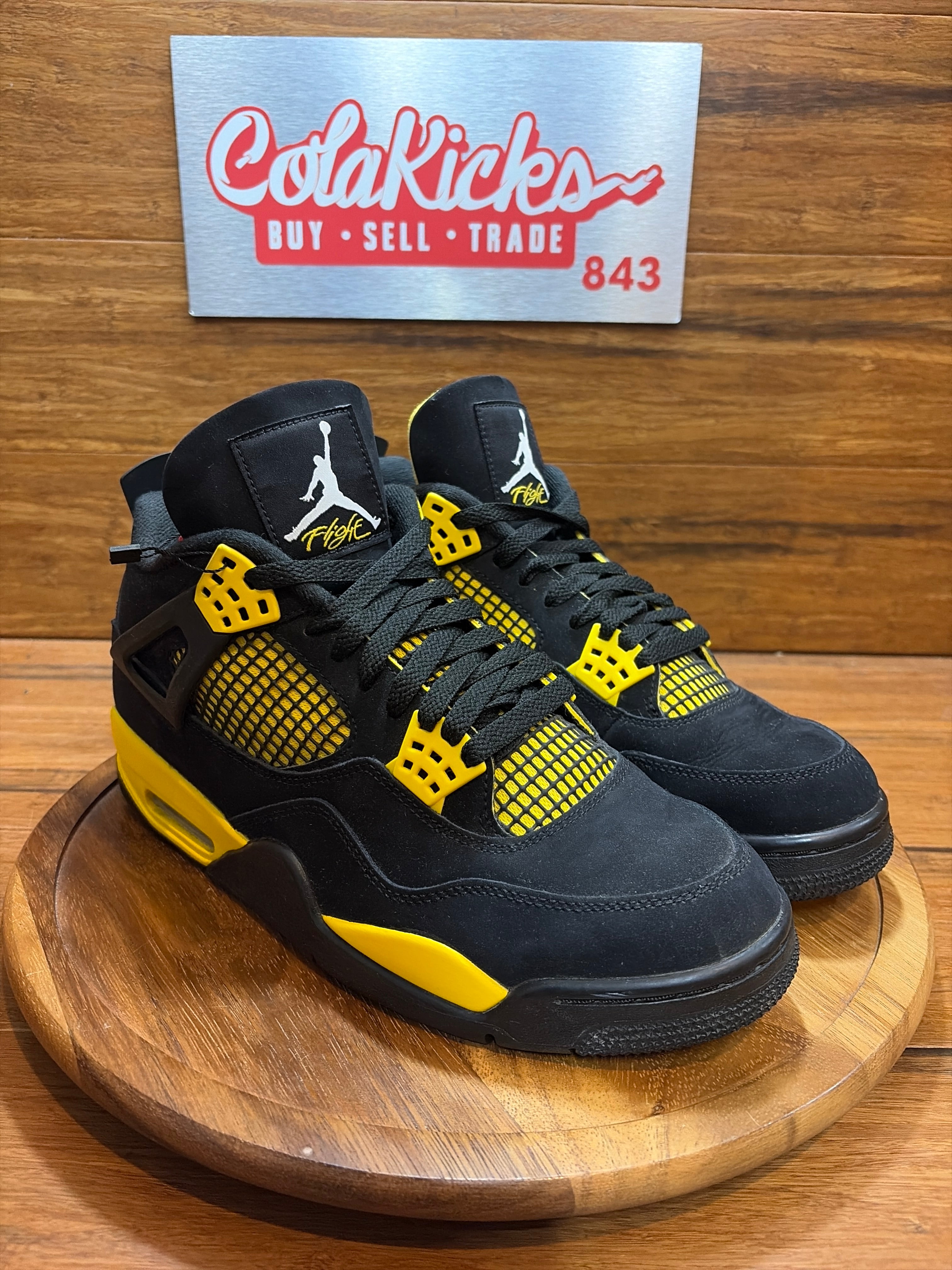 Jordan 4 Retro Thunder (2023)