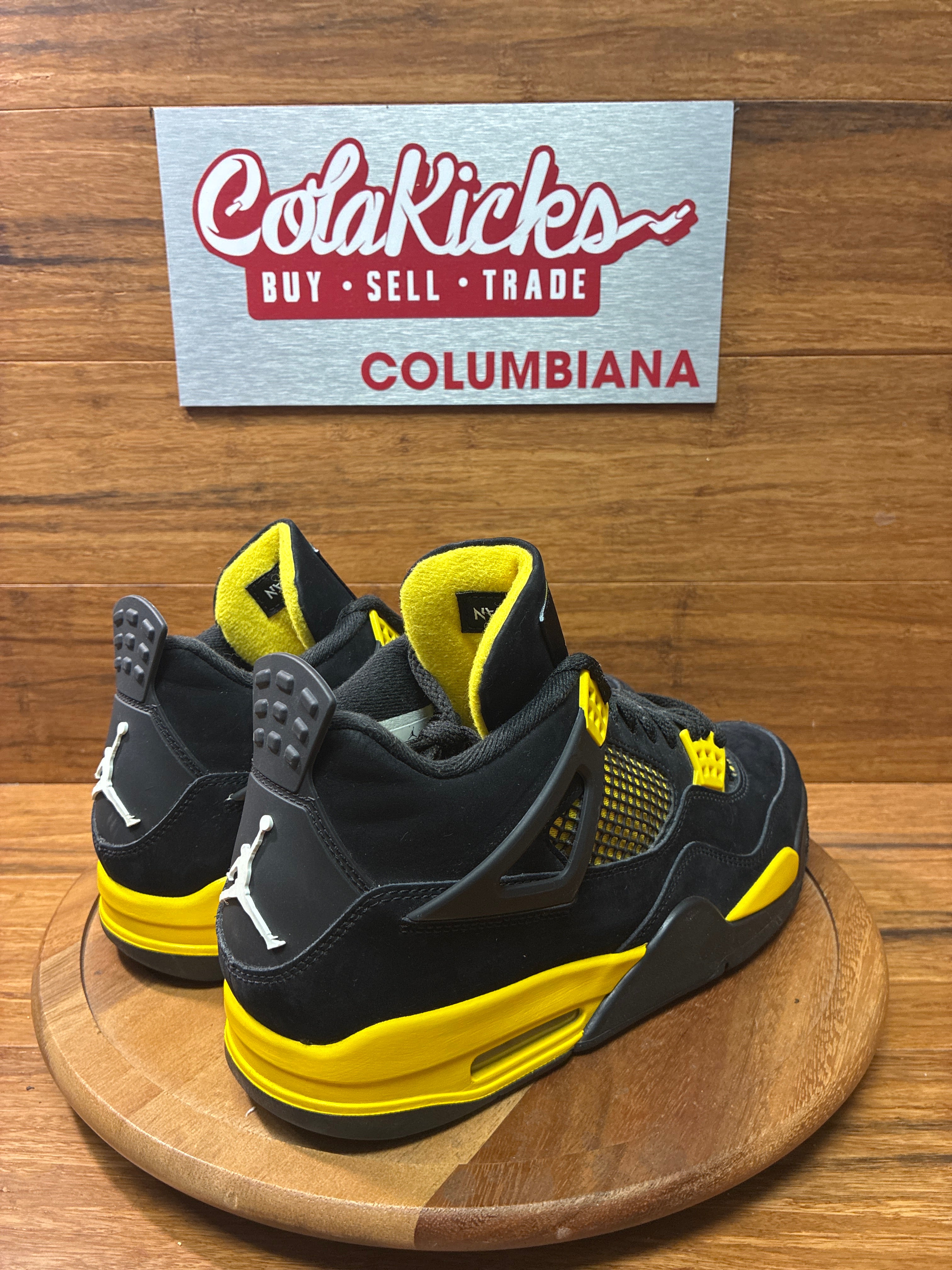 Jordan 4 Retro Thunder (2023)