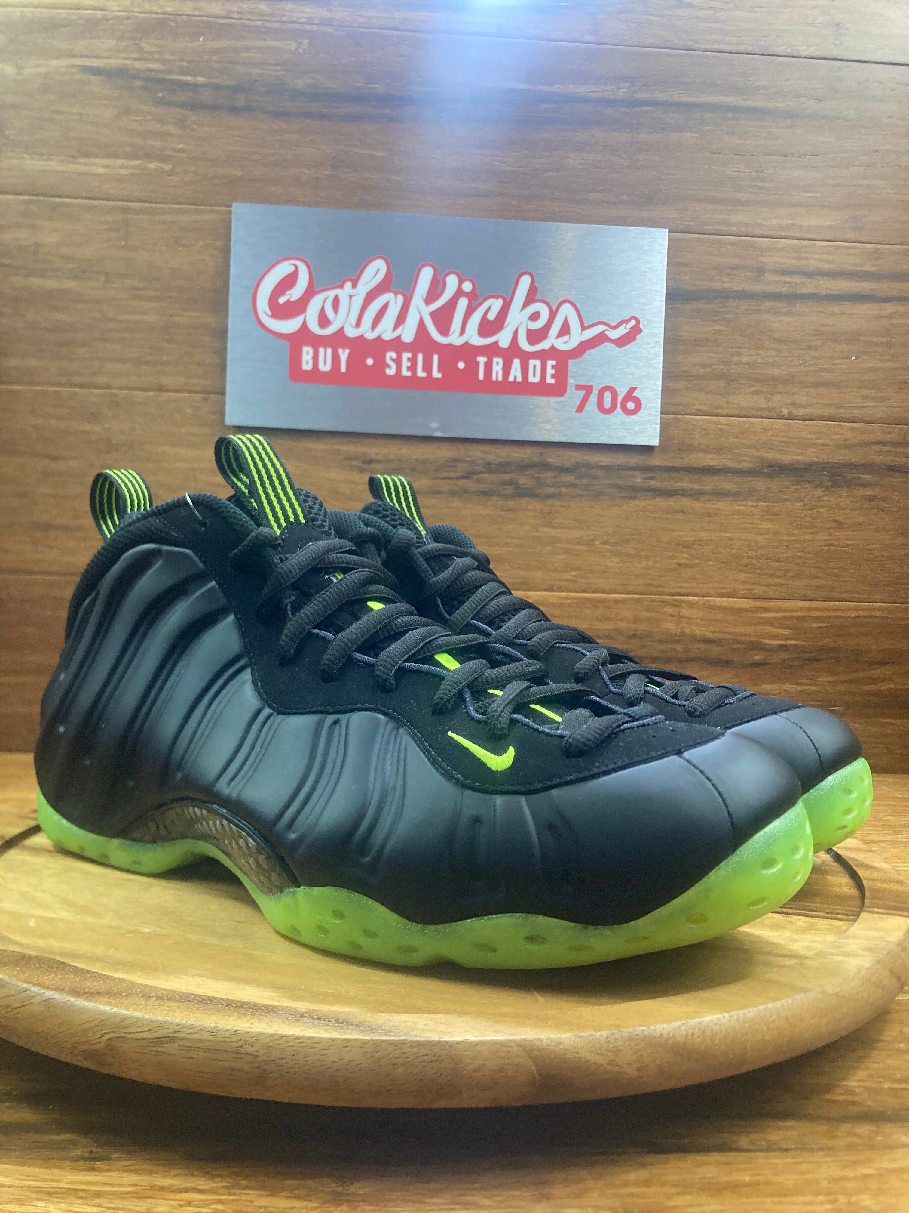 Nike Air Foamposite One Black Volt