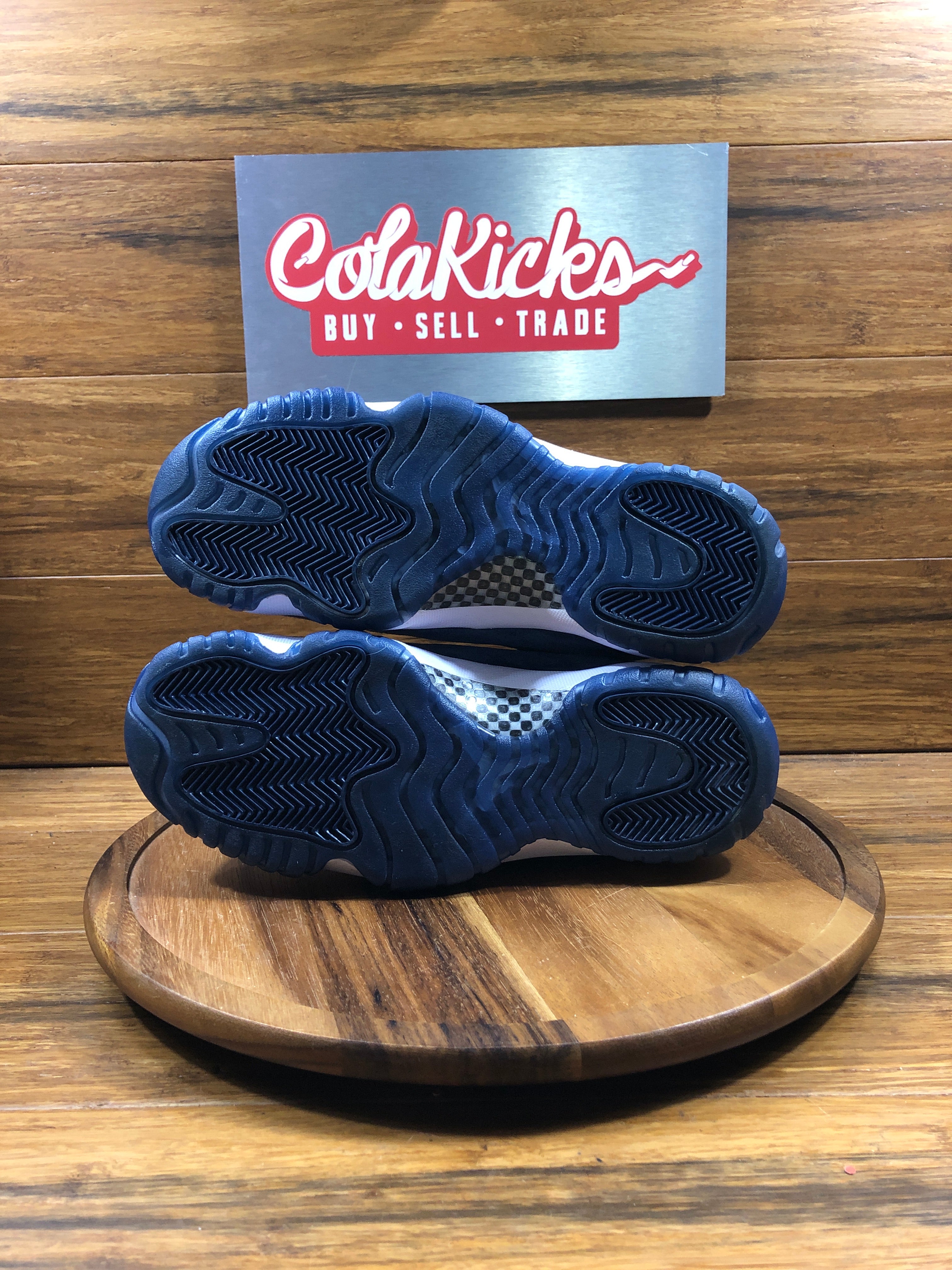 Jordan 11 Retro Midnight Navy (Women's)