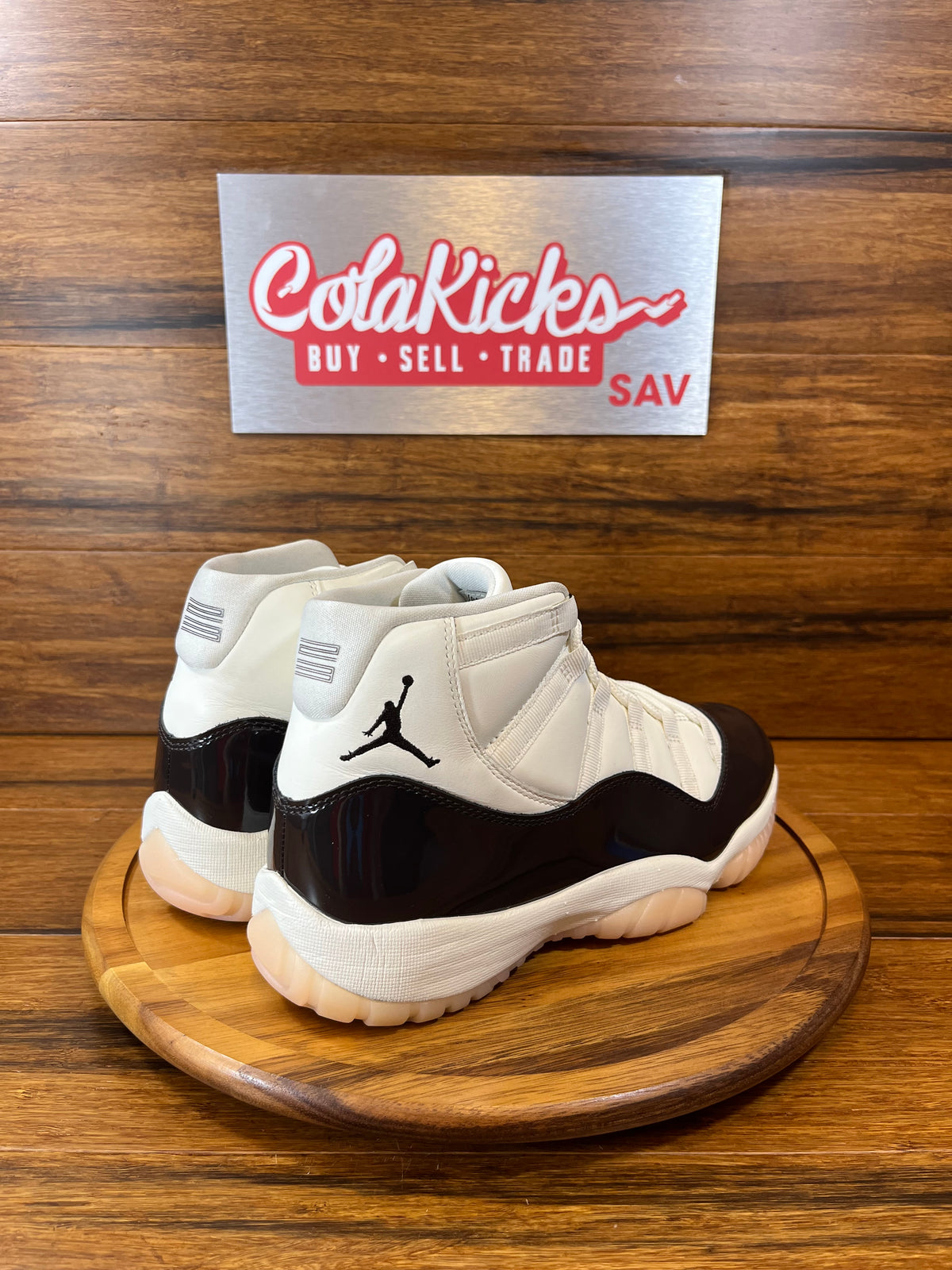 Jordan 11 Retro Neapolitan (Women's)