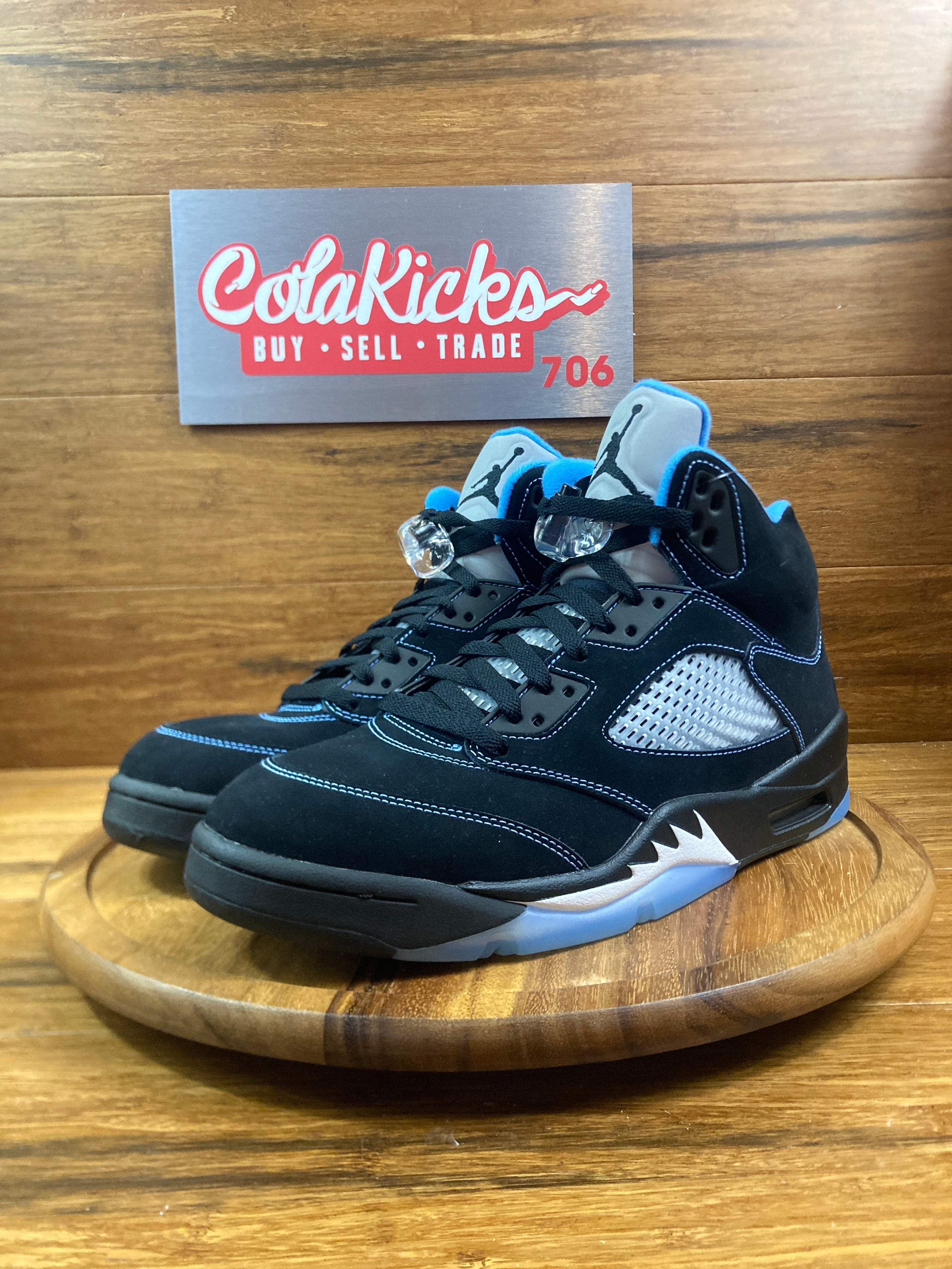 Jordan 5 Retro Black University Blue (2026)