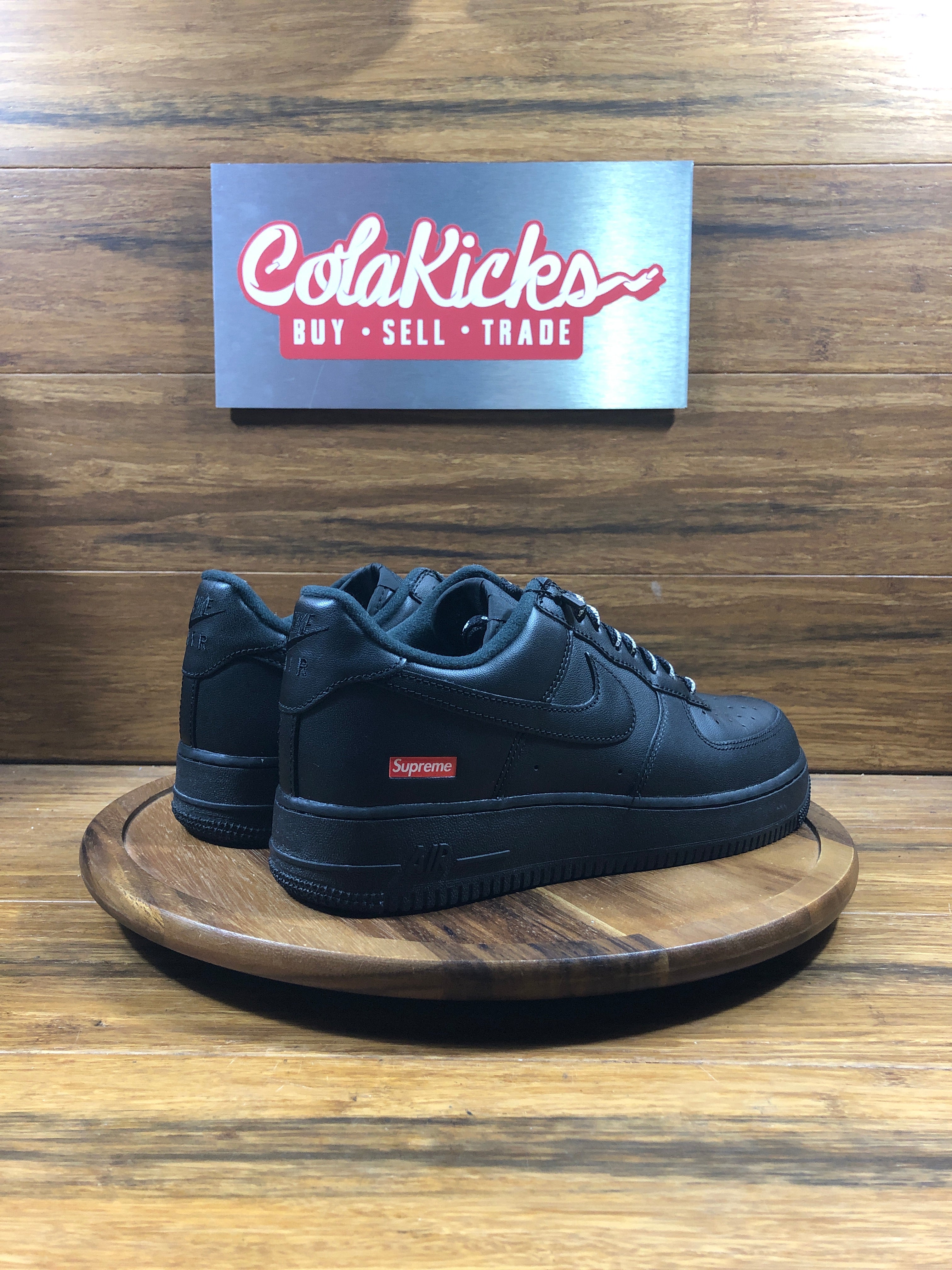 Nike Air Force 1 Low Supreme Black