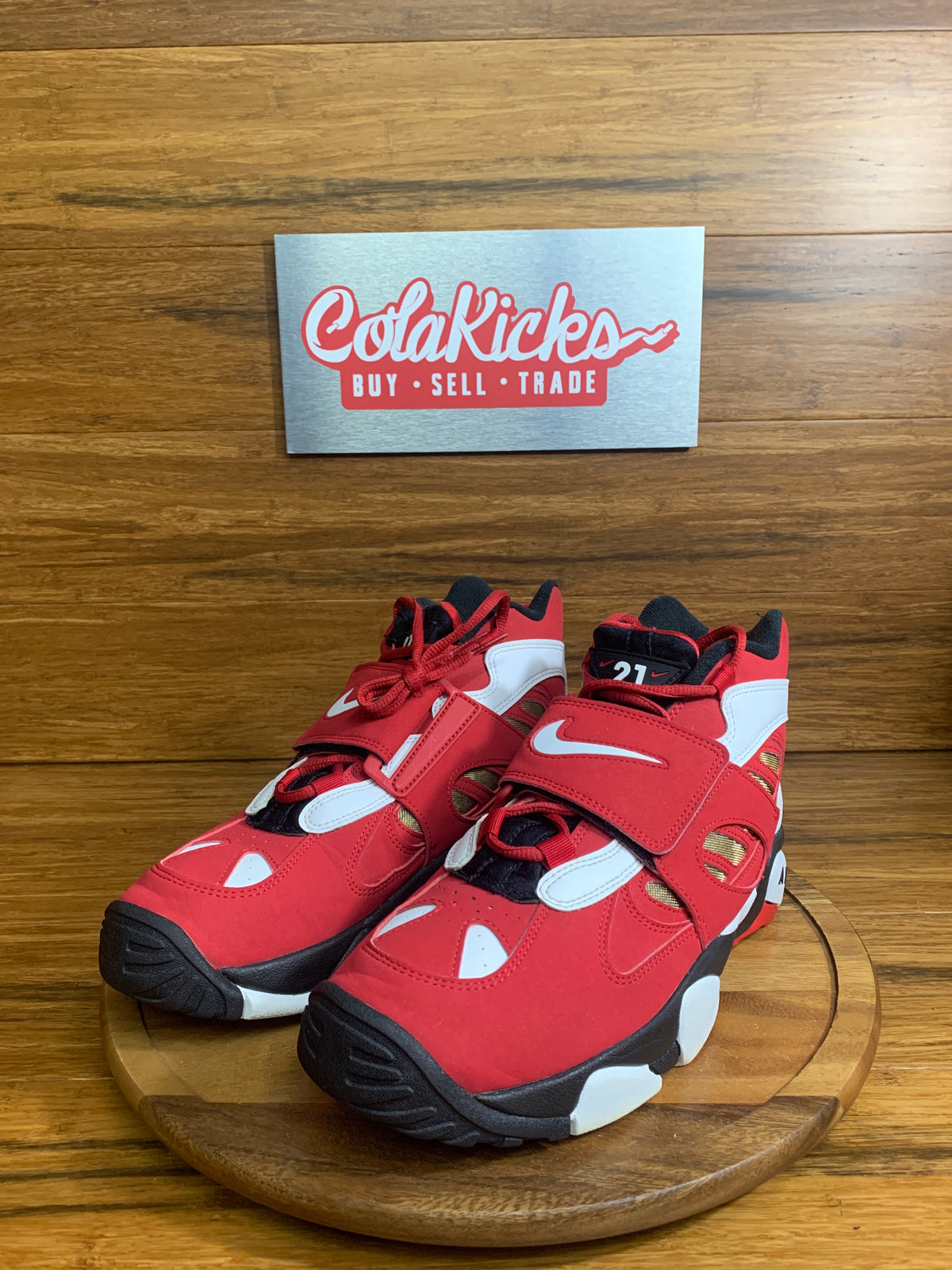 Nike Air Diamond Turf 2 Red Gold (2026)