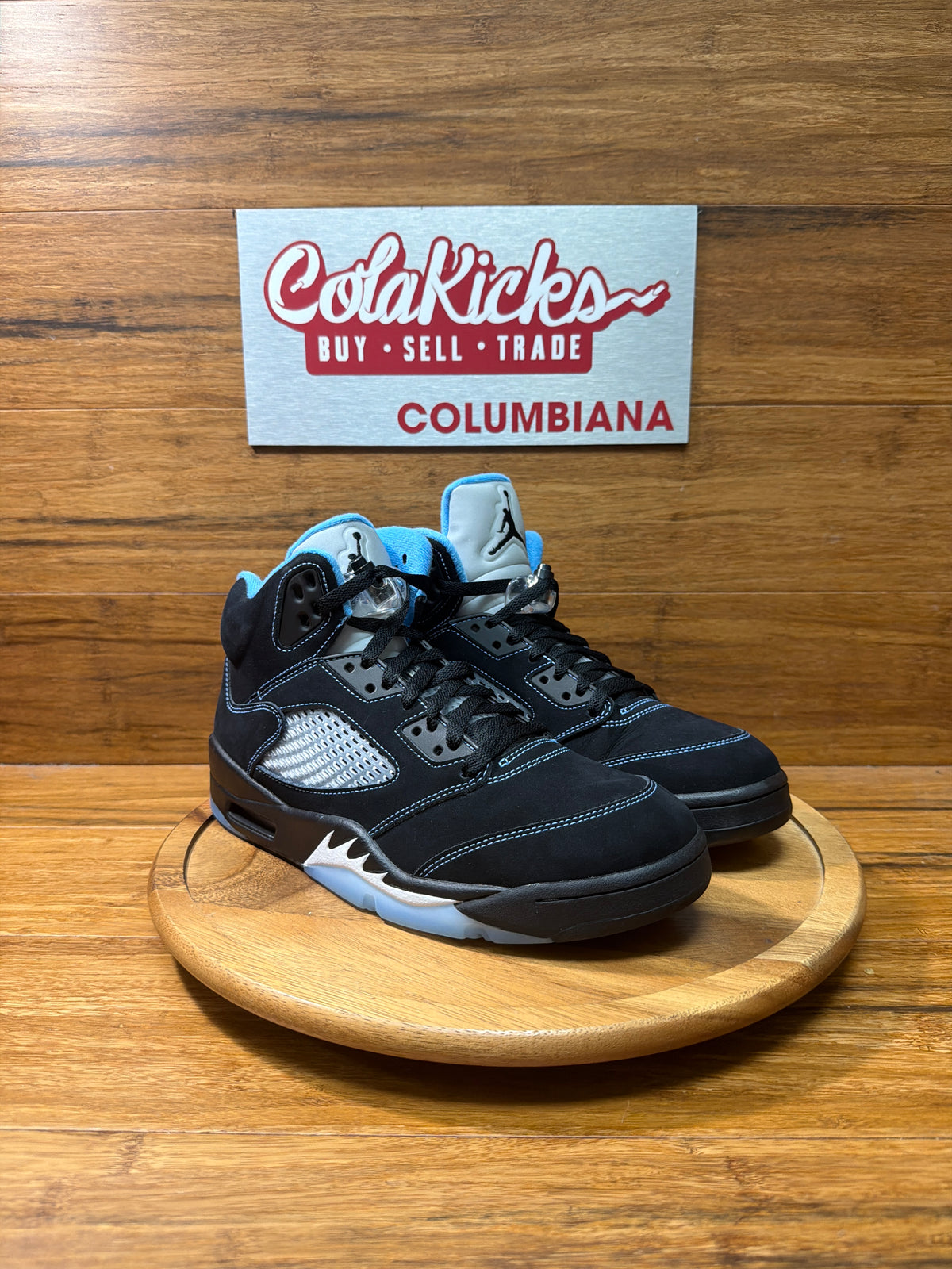 Jordan 5 Retro Black University Blue (2026)