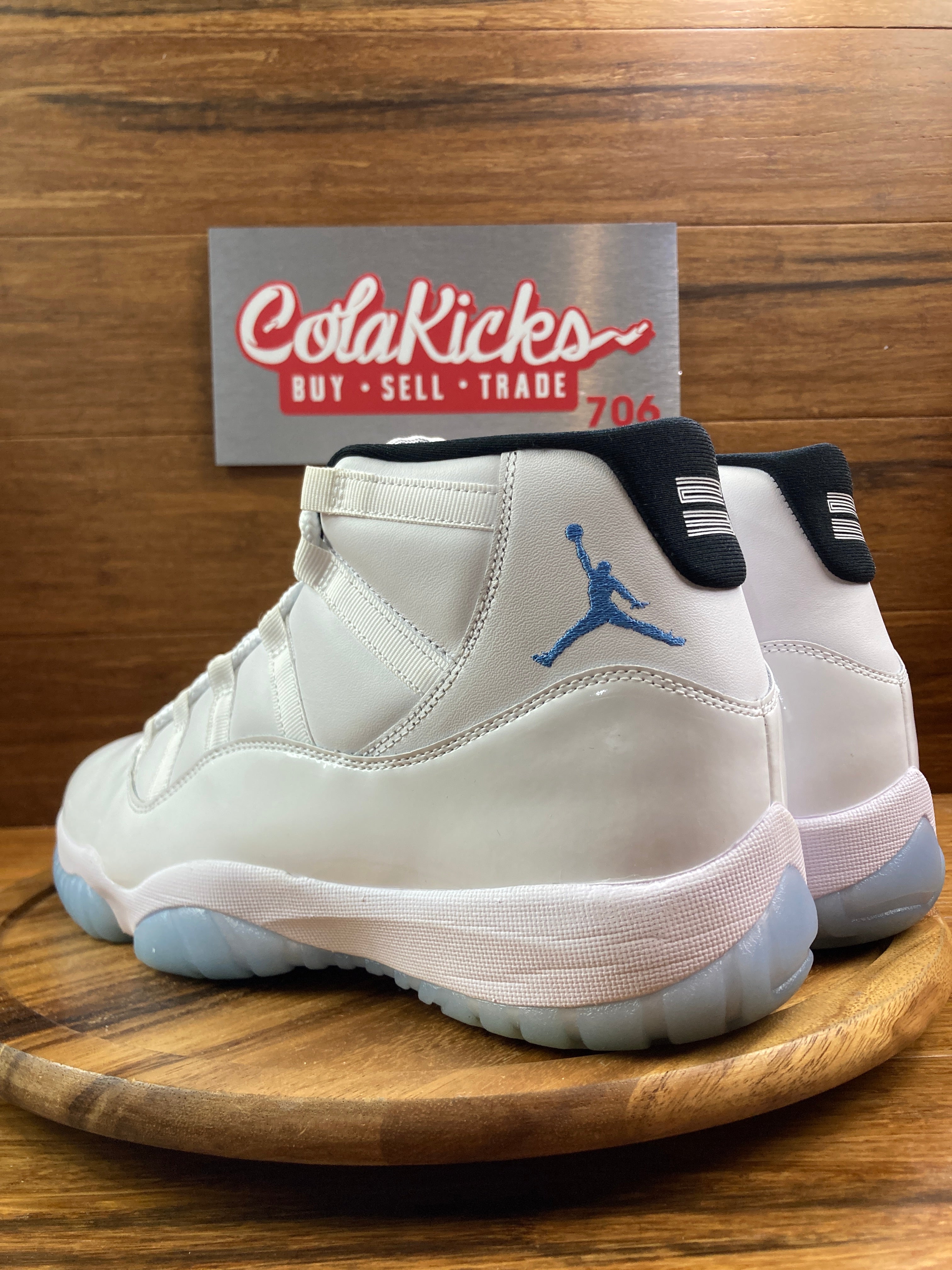 Jordan 11 Retro Legend Blue (2024)