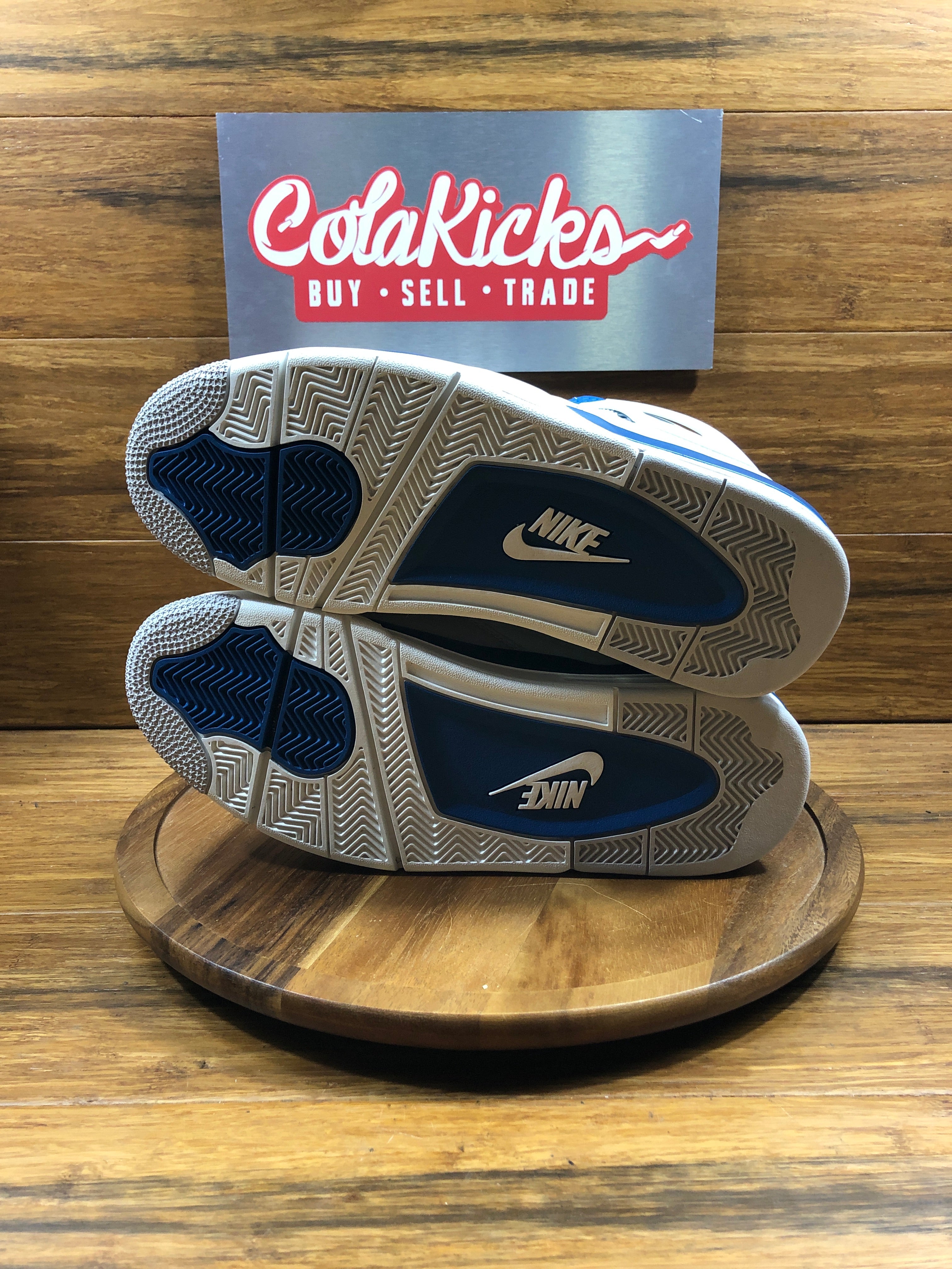 Jordan 4 Retro Military Blue (2024)