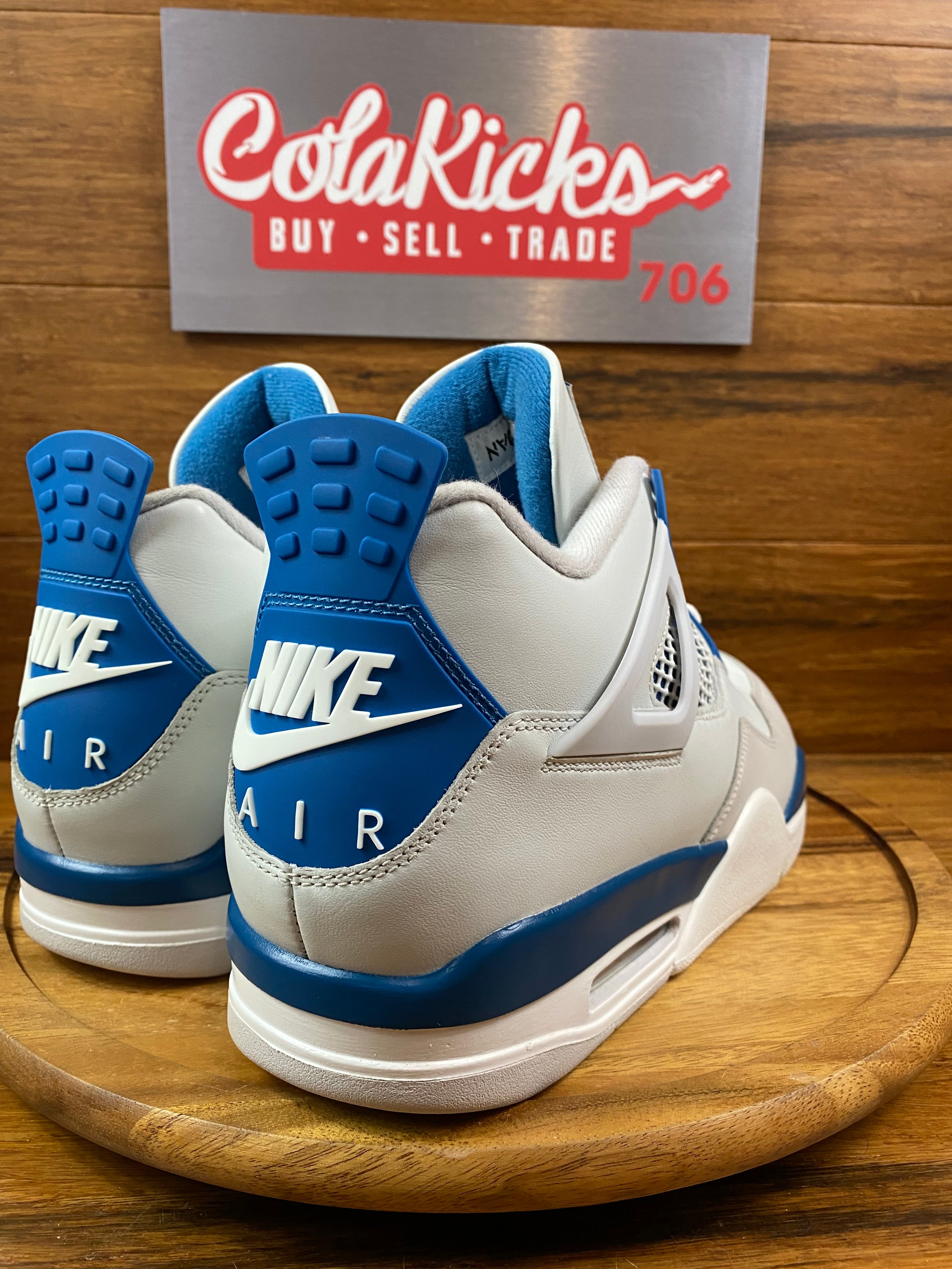 Jordan 4 Retro Military Blue (2024)