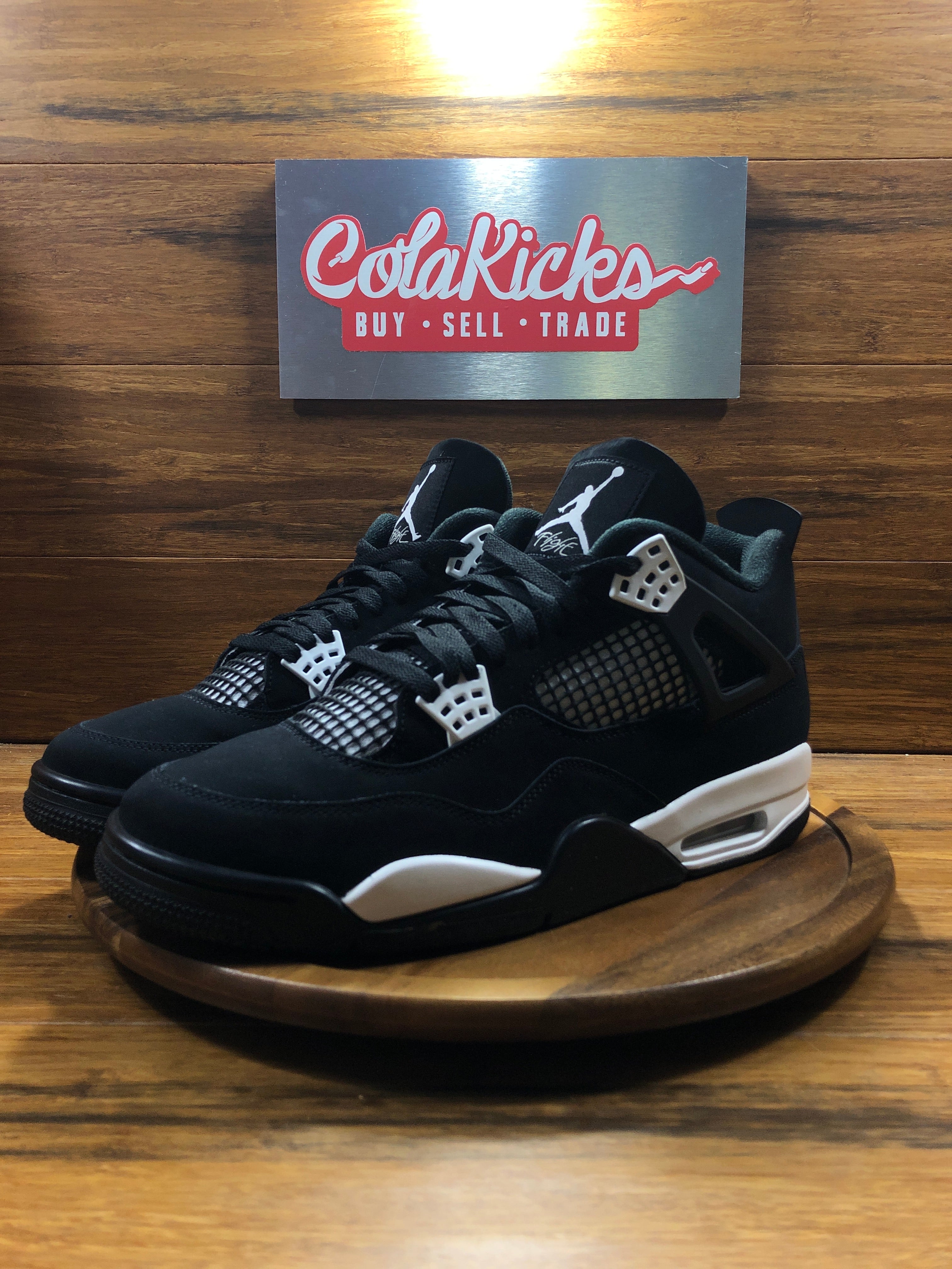 Jordan 4 Retro White Thunder