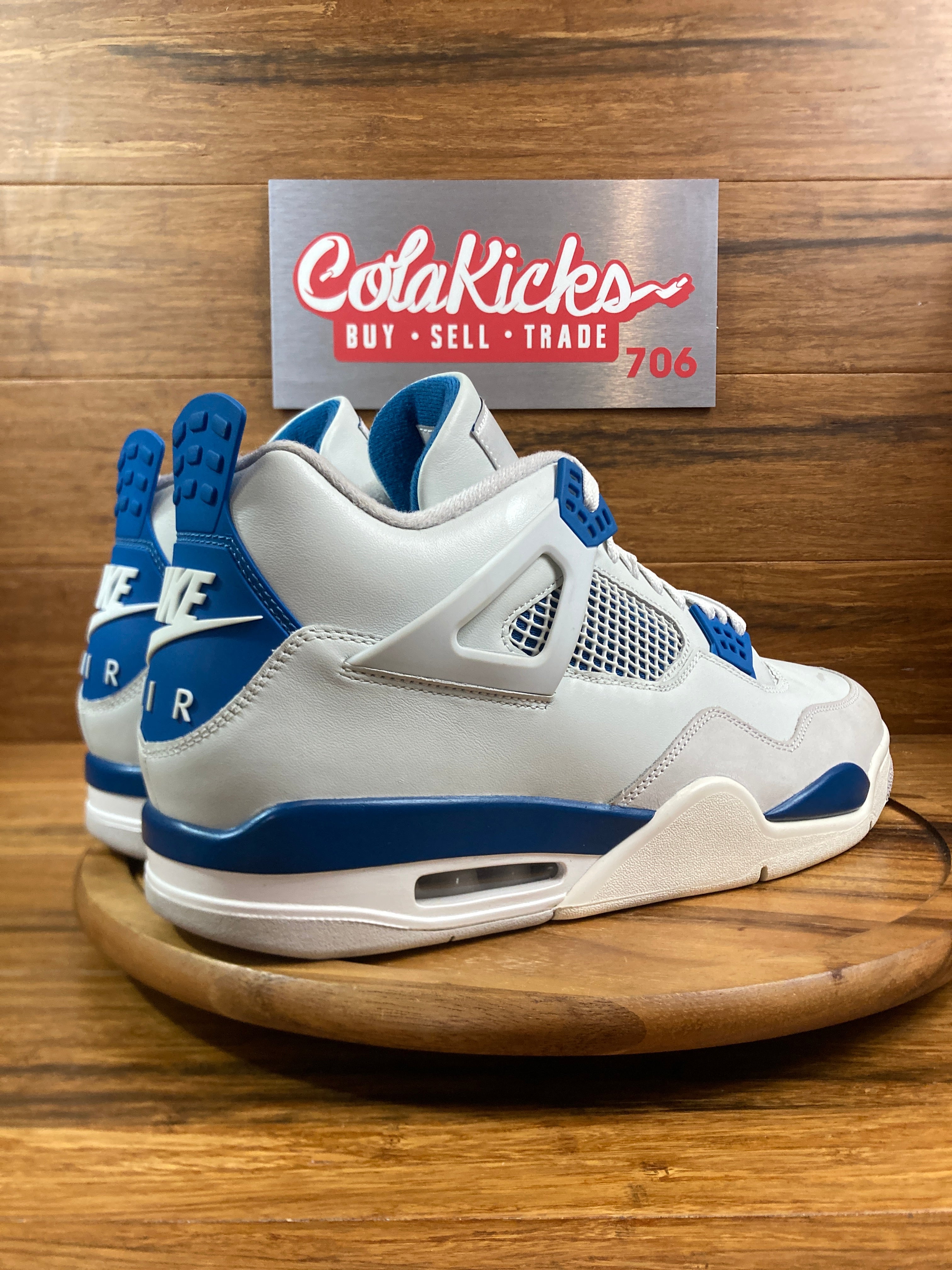 Jordan 4 Retro Military Blue (2024)