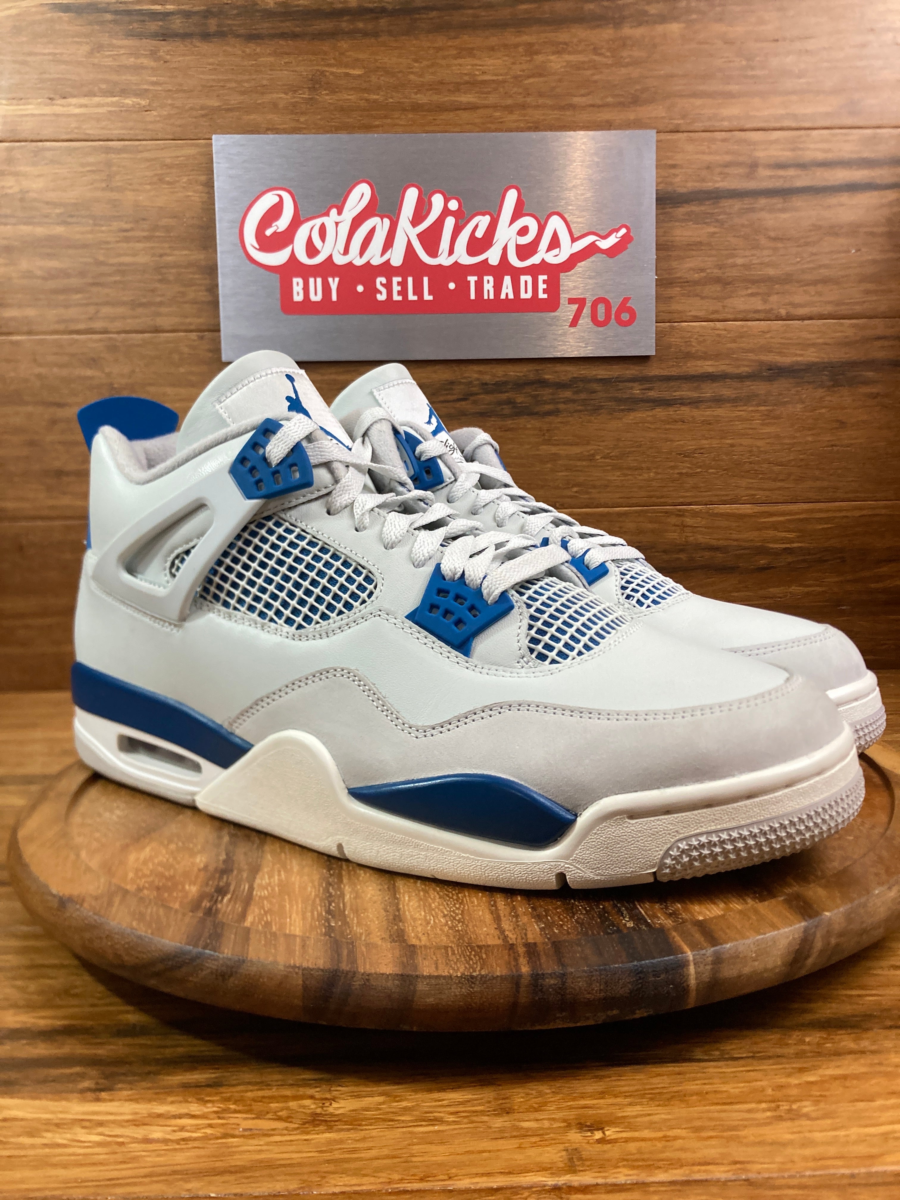 Jordan 4 Retro Military Blue (2024)