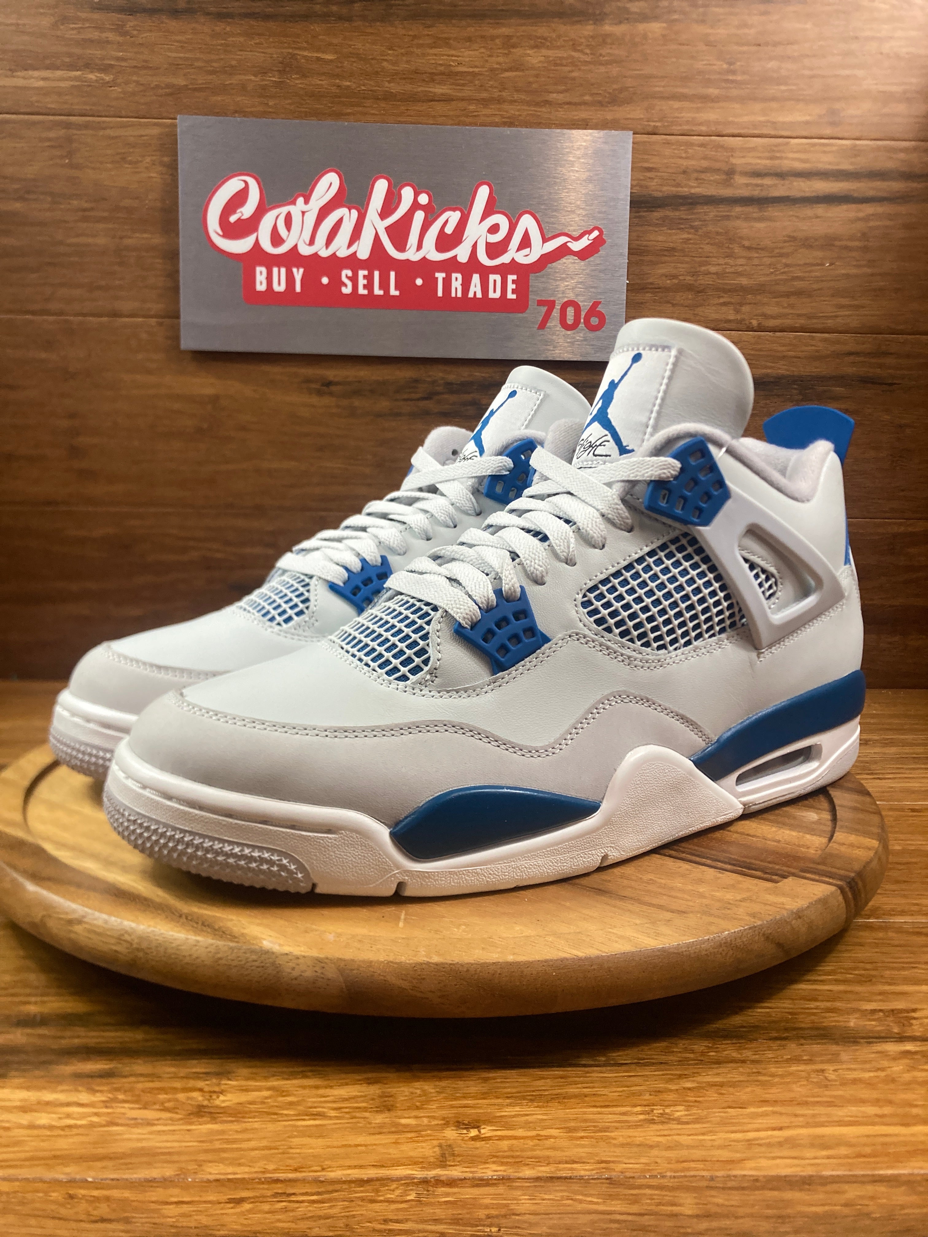 Jordan 4 Retro Military Blue (2024)
