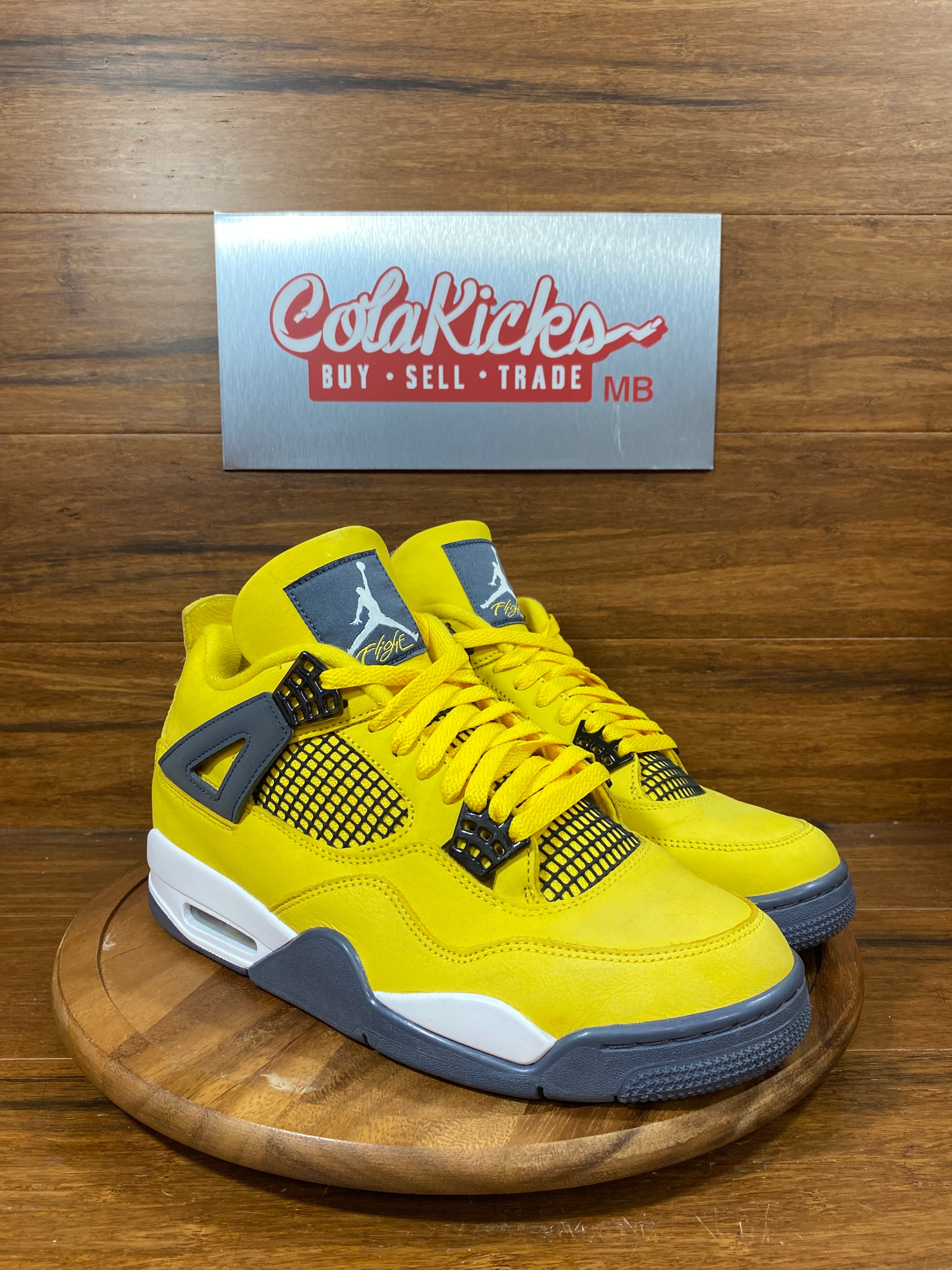 Jordan 4 Retro Lightning (2021)