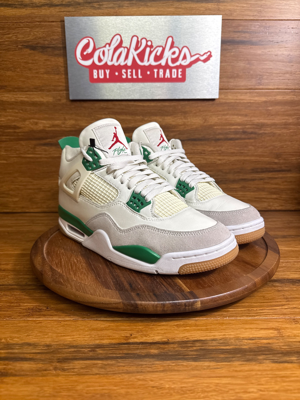 Jordan 4 Retro SB Pine Green