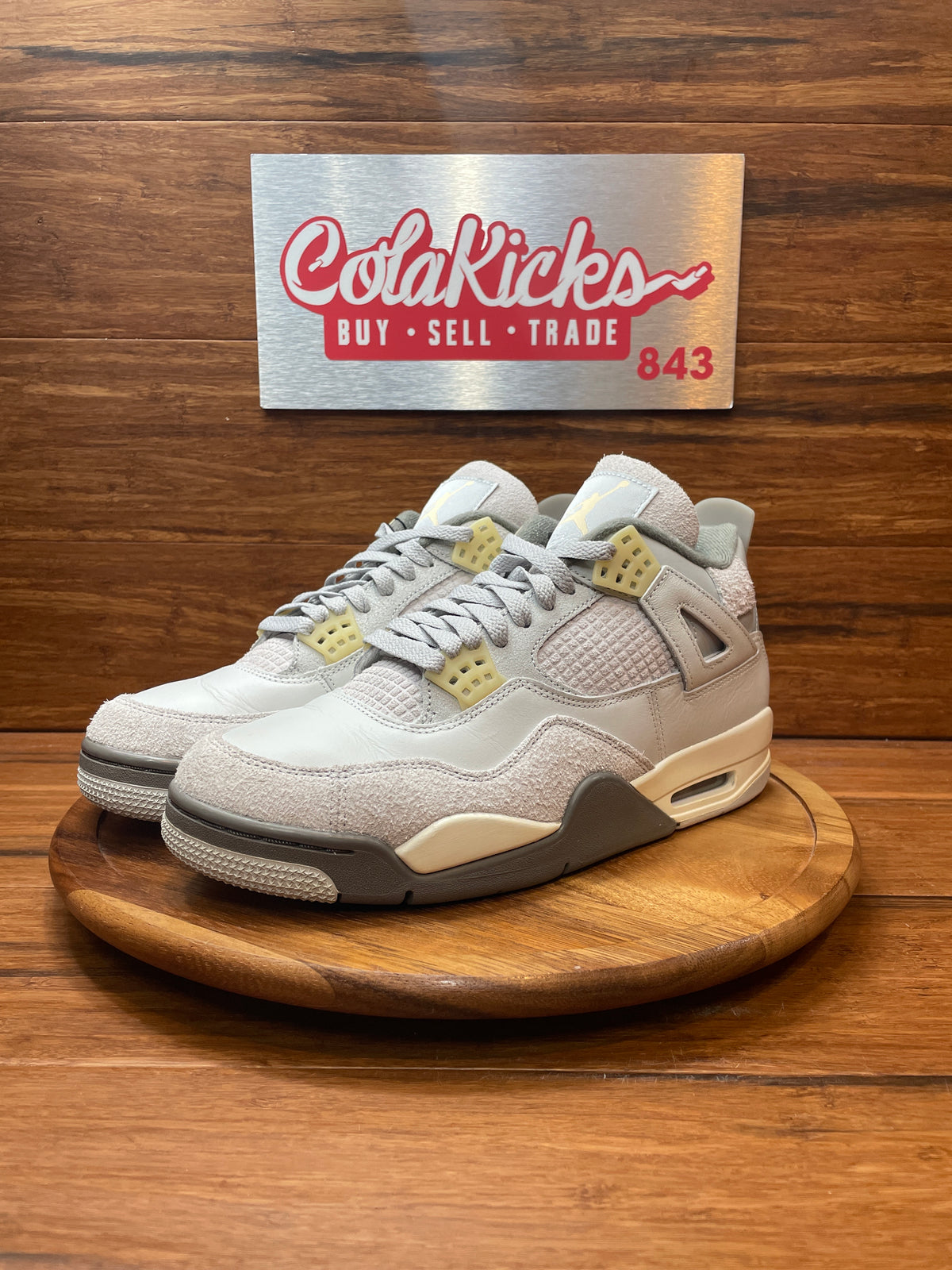 Jordan 4 Retro SE Craft Photon Dust