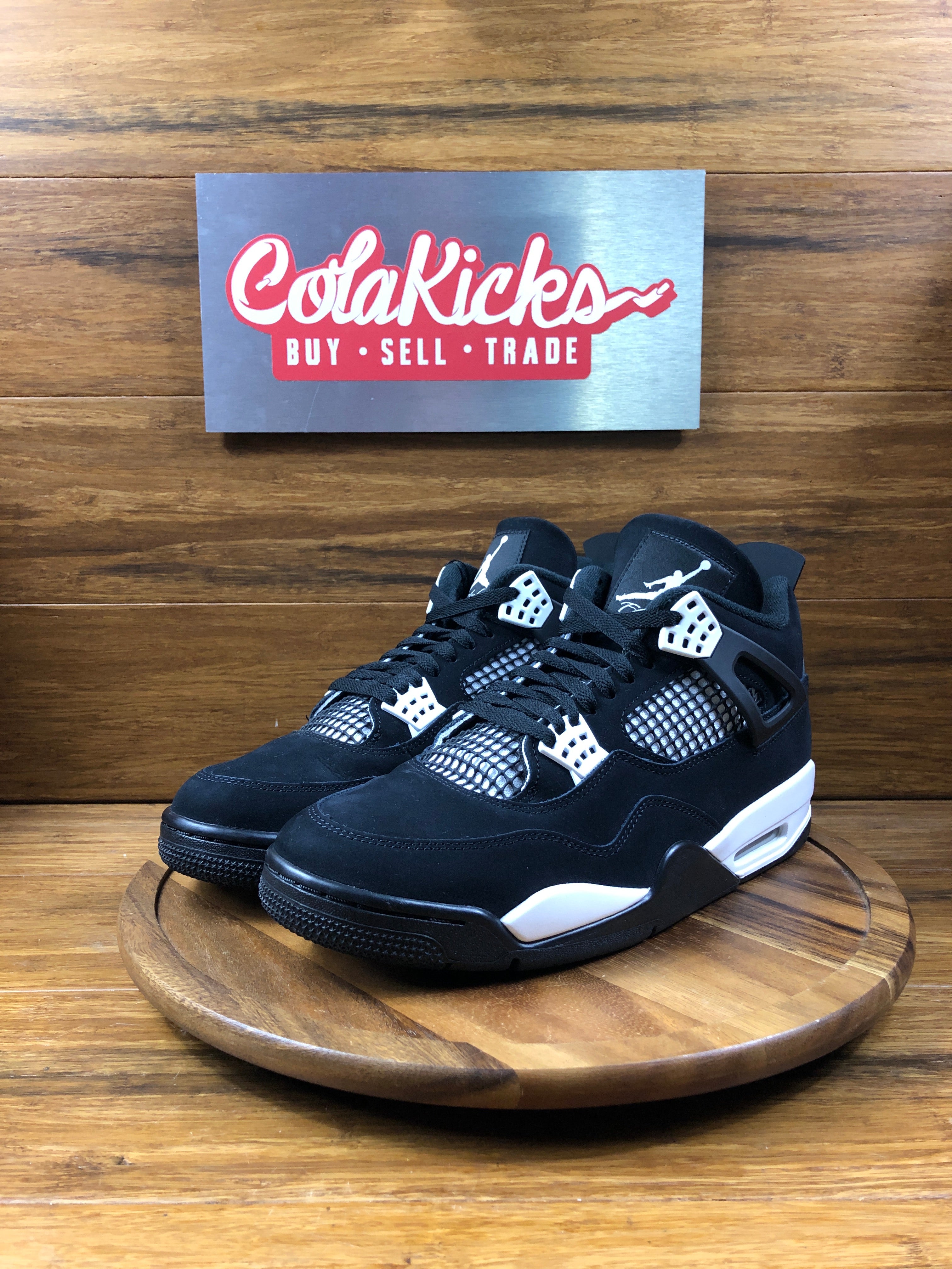 Jordan 4 Retro White Thunder