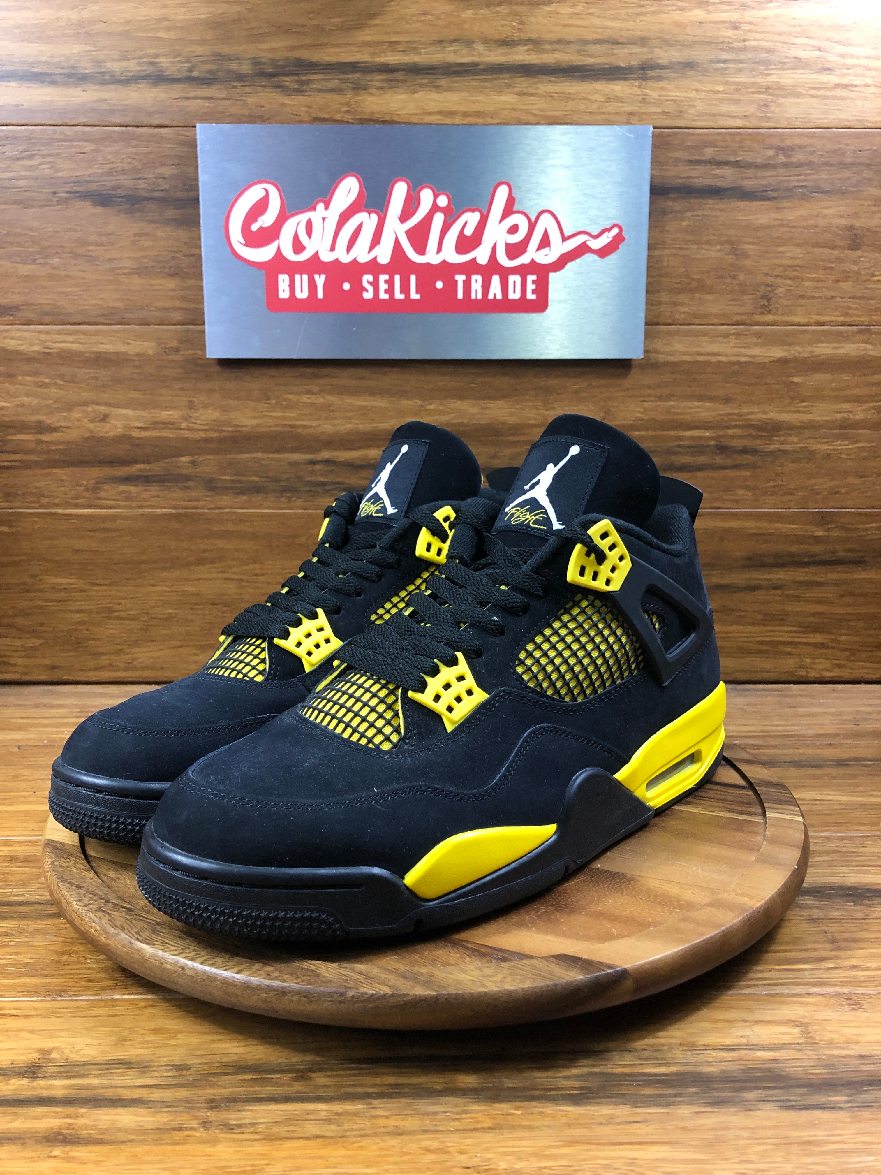 Jordan 4 Retro Thunder (2023)