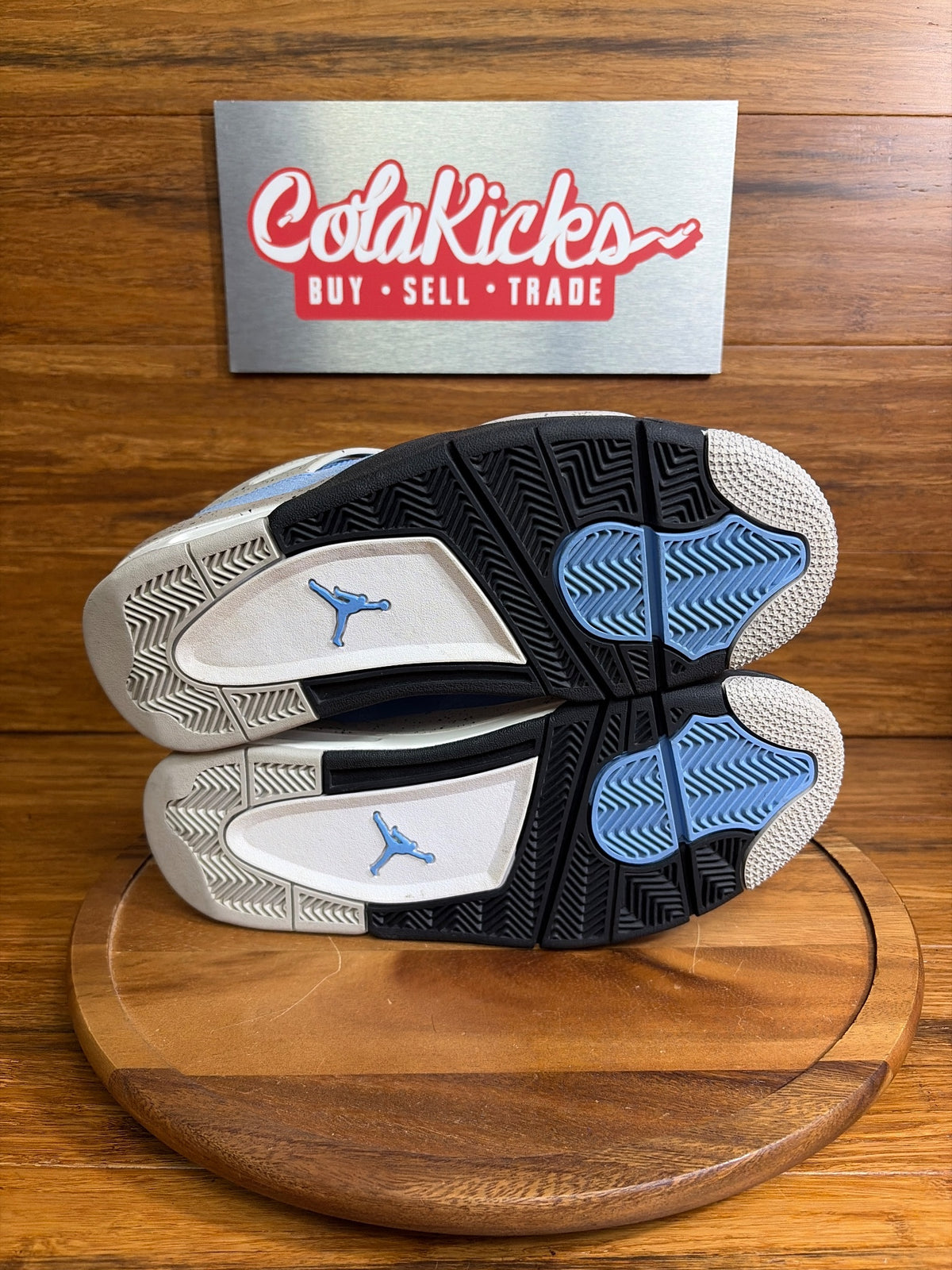 Jordan 4 Retro University Blue