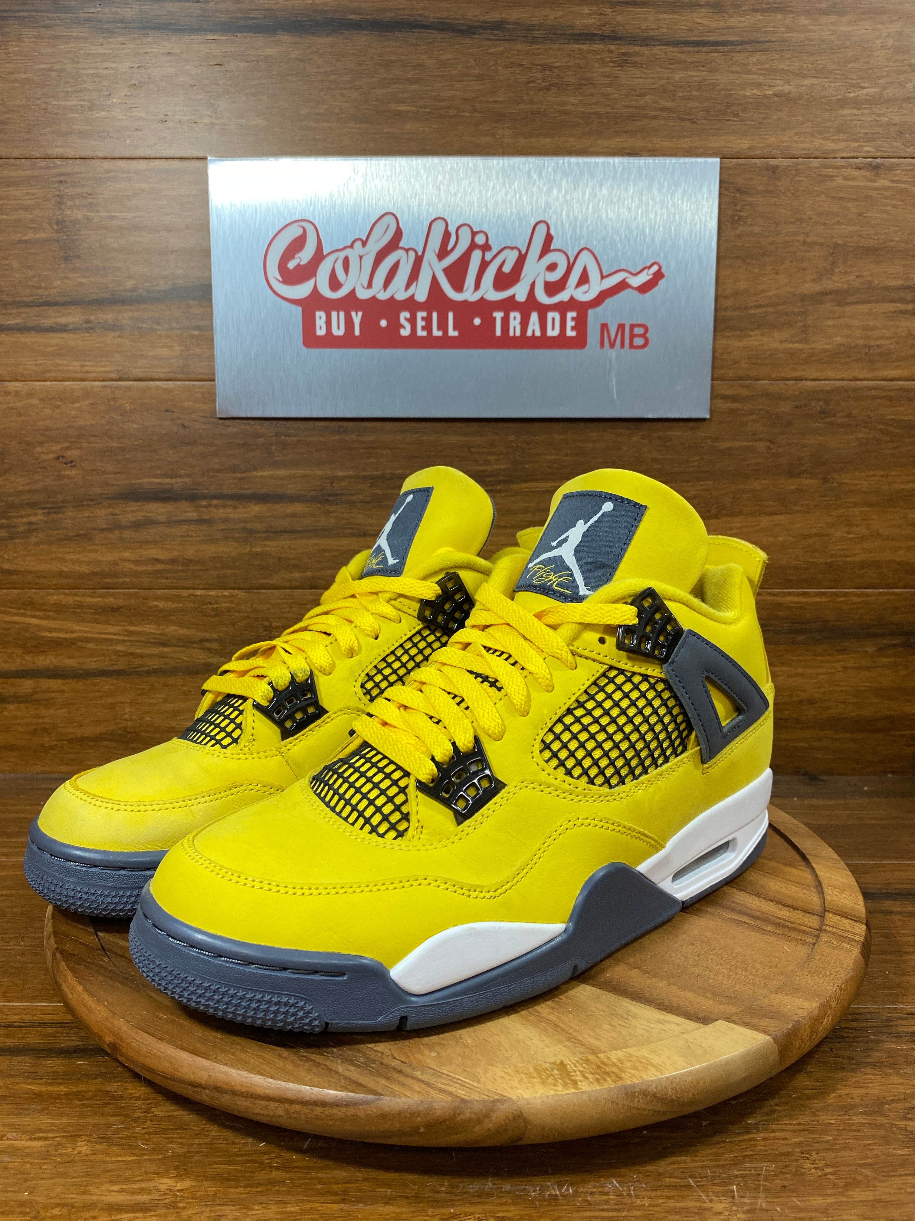 Jordan 4 Retro Lightning (2021)