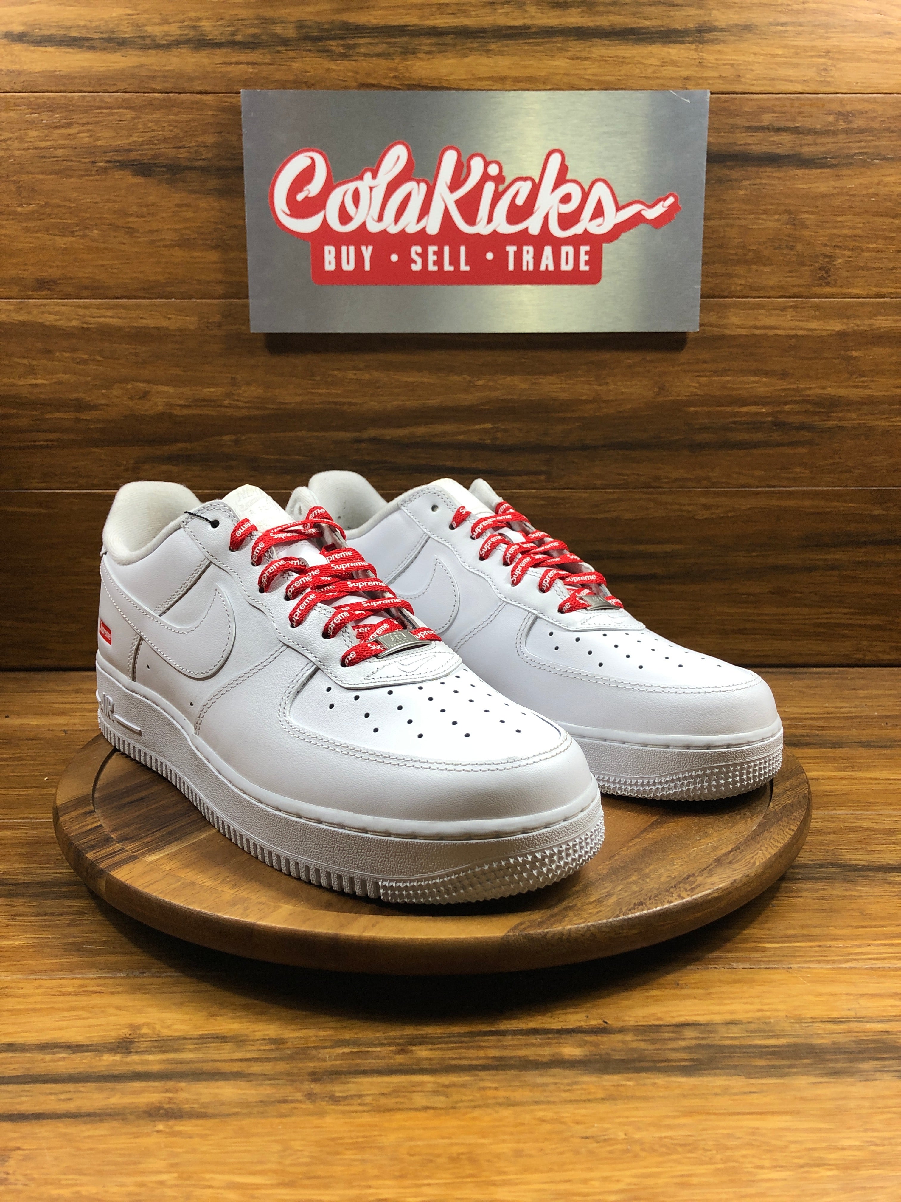 Nike Air Force 1 Low Supreme White