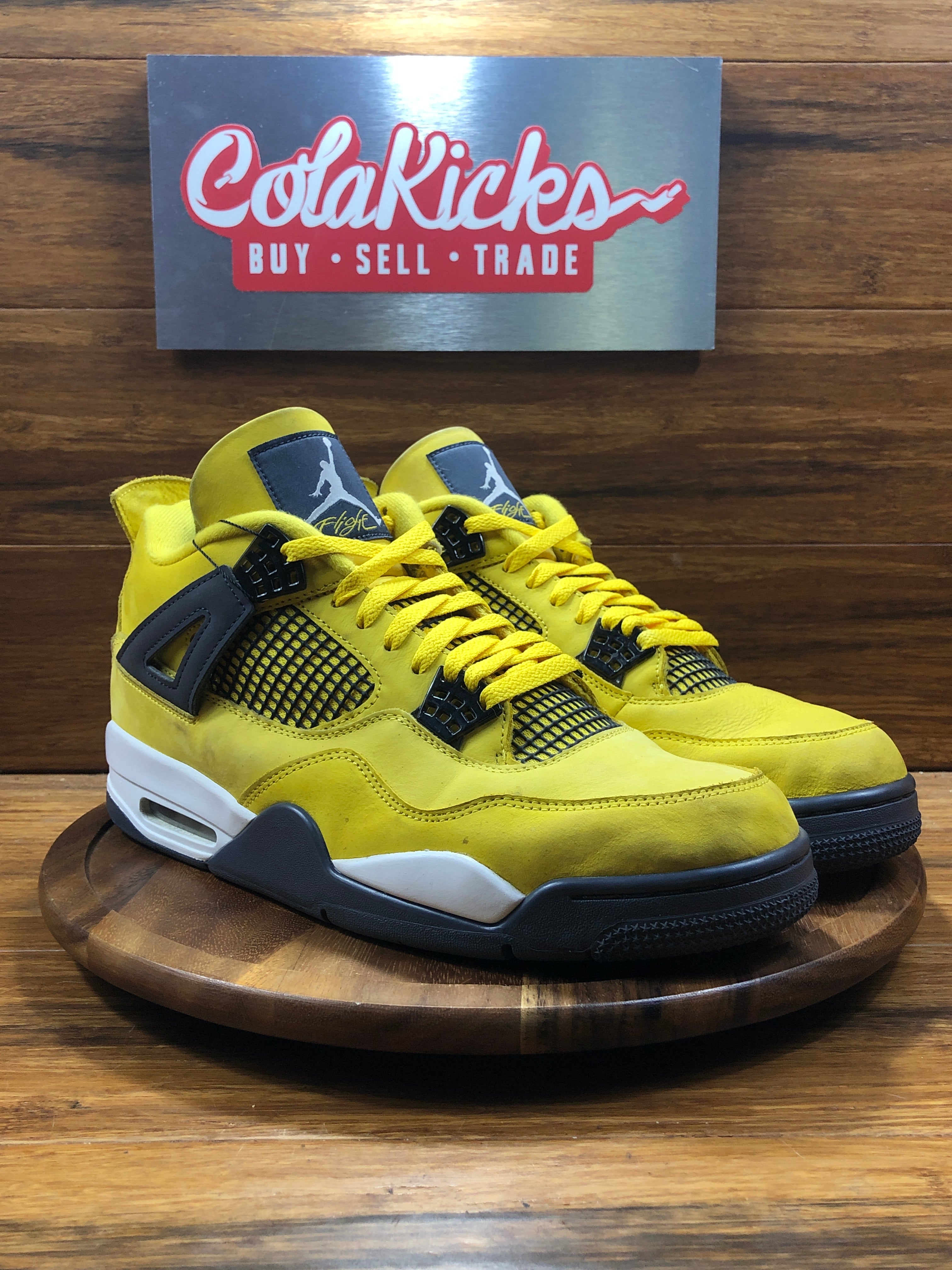 Jordan 4 Retro Lightning (2021)