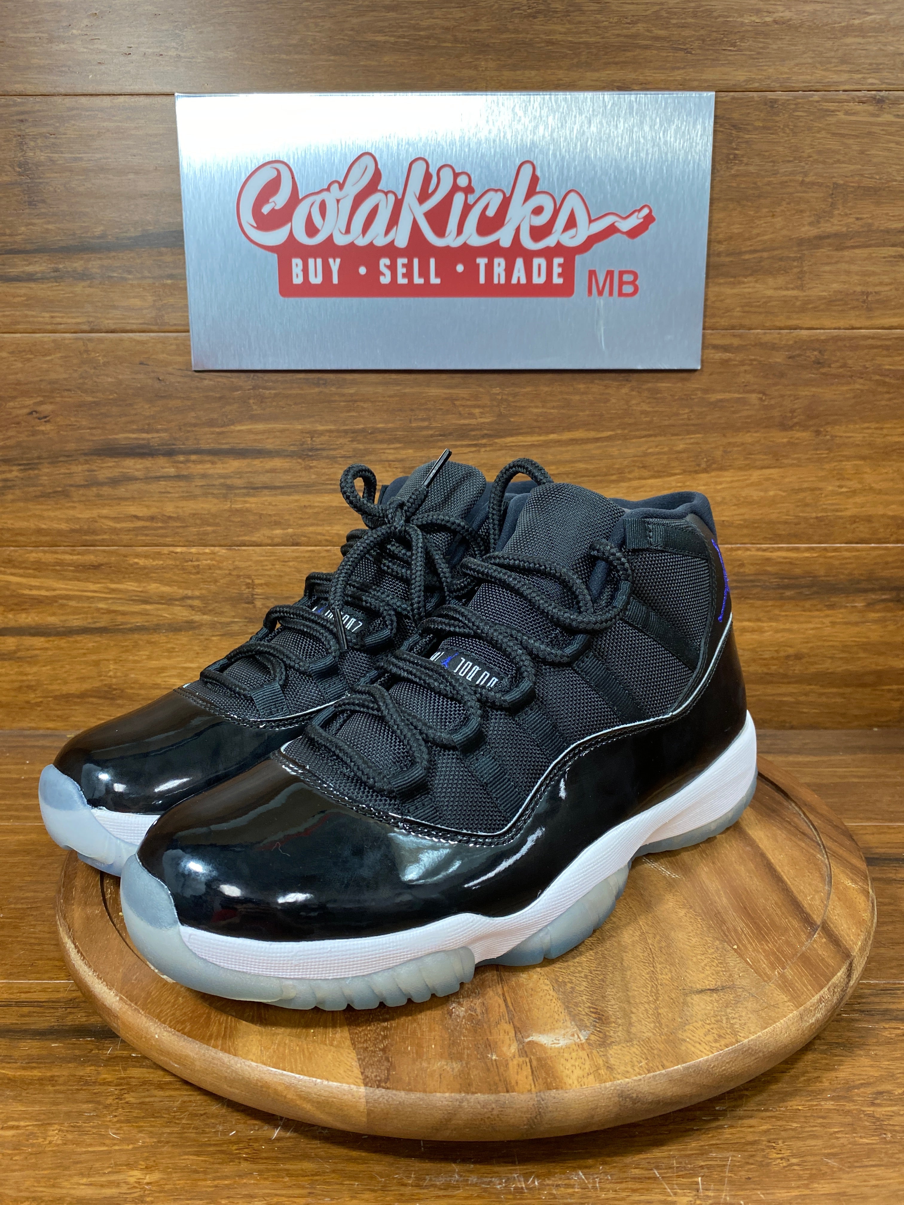 Jordan 11 Retro Space Jam (2016)
