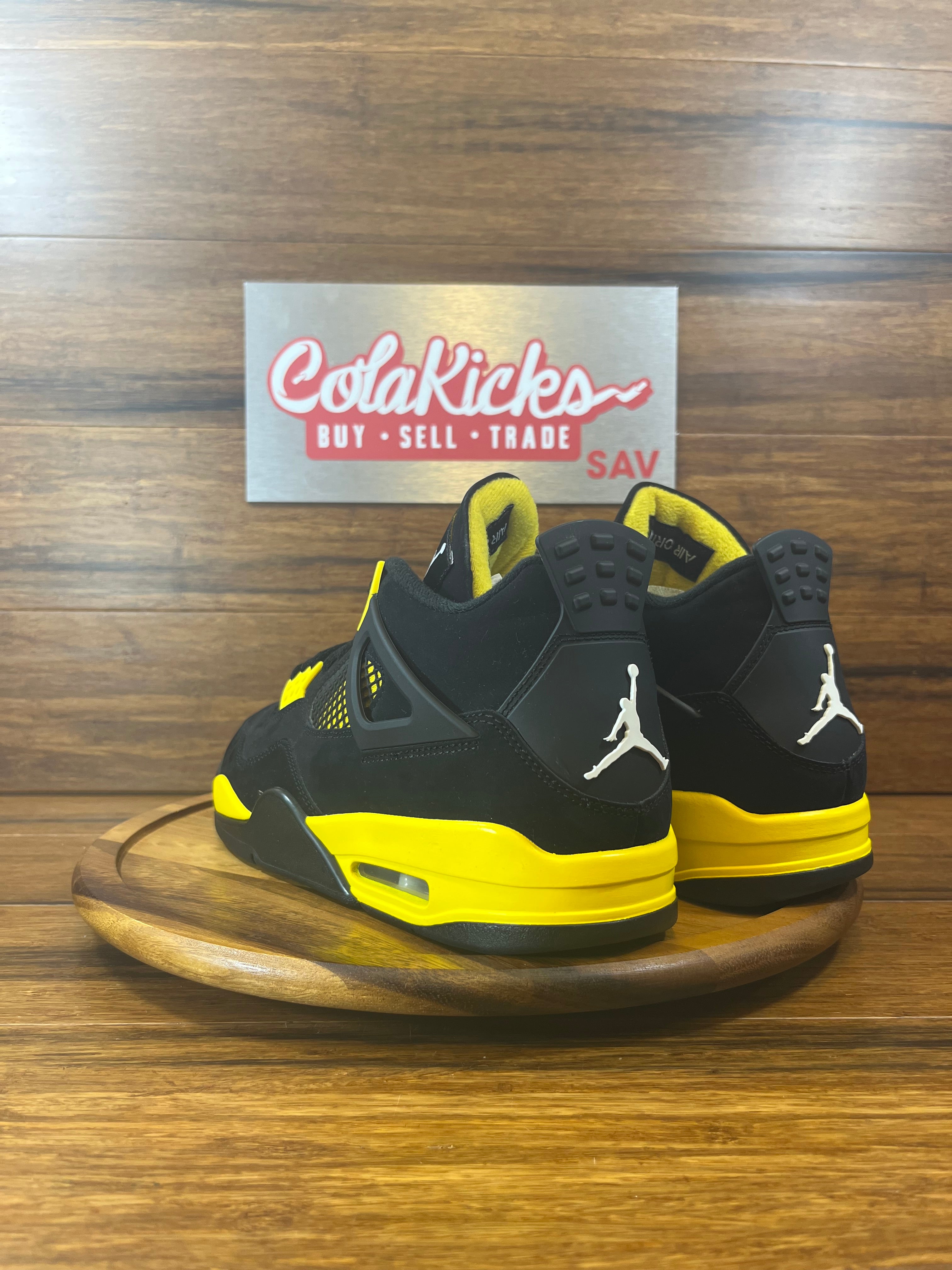 Jordan 4 Retro Thunder (2023)