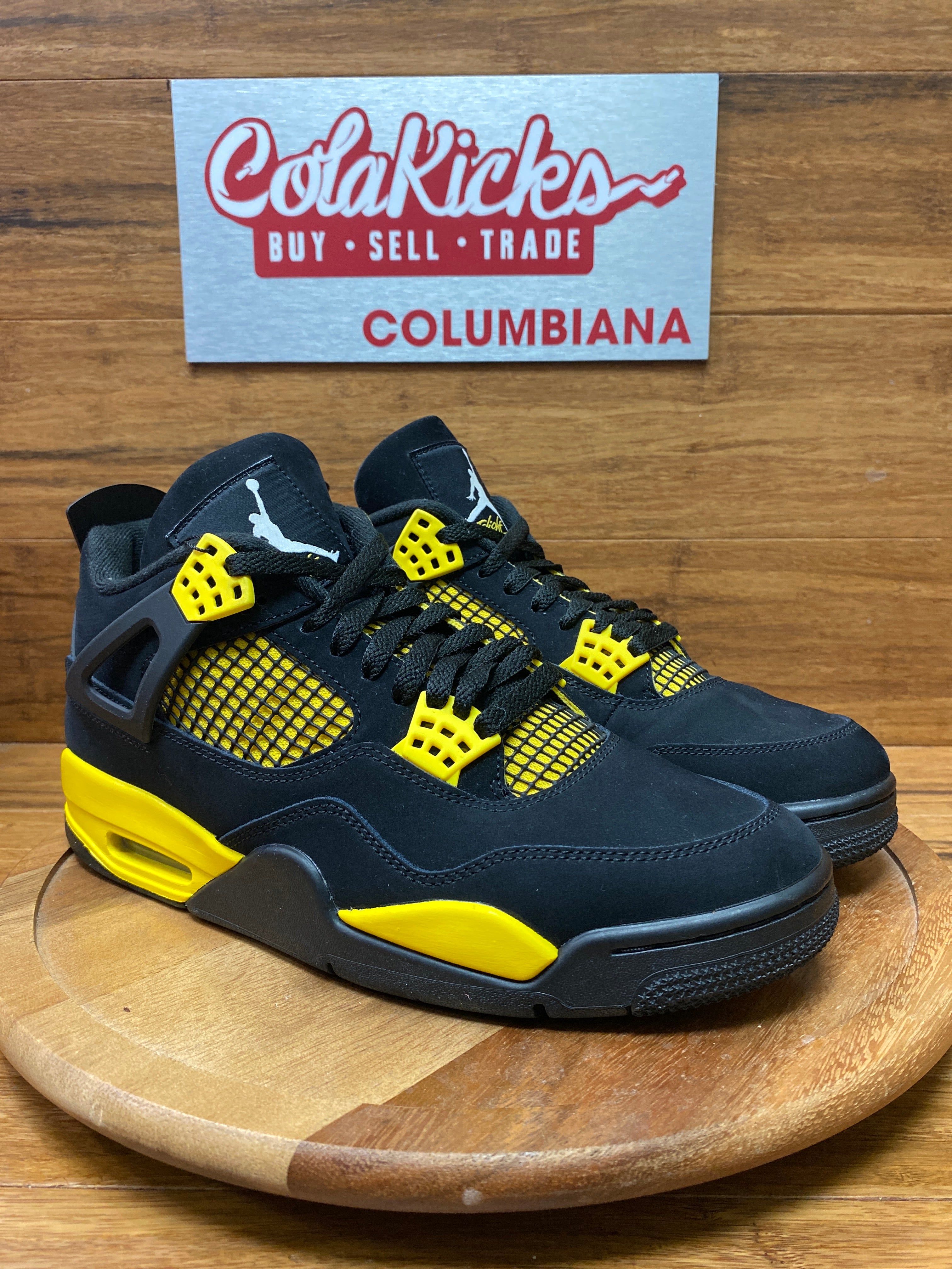 Jordan 4 Retro Thunder (2023)