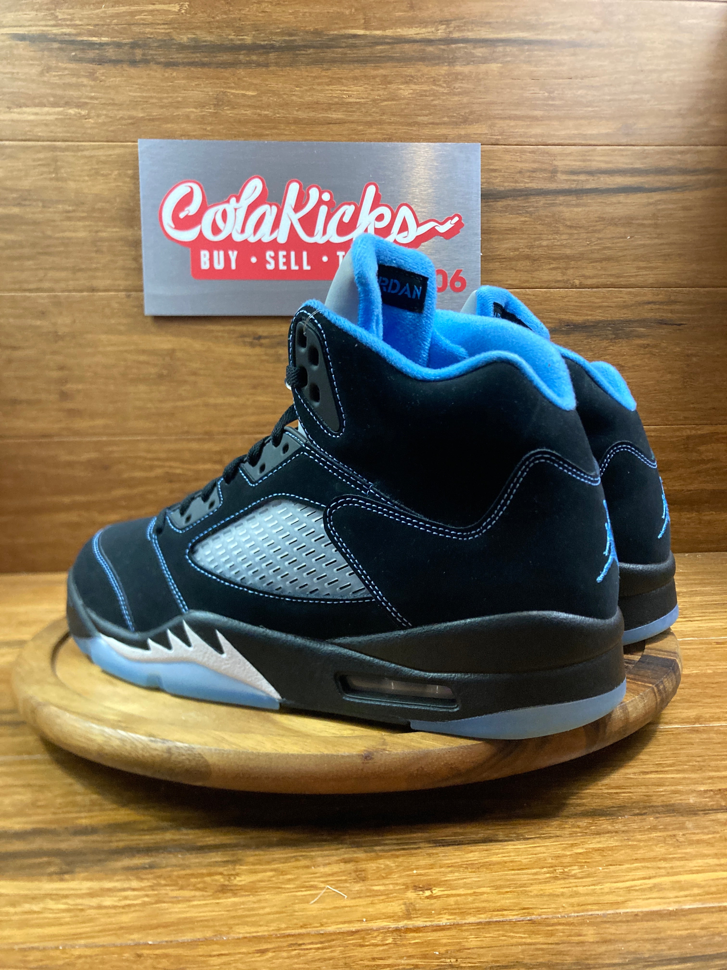 Jordan 5 Retro Black University Blue (2026)