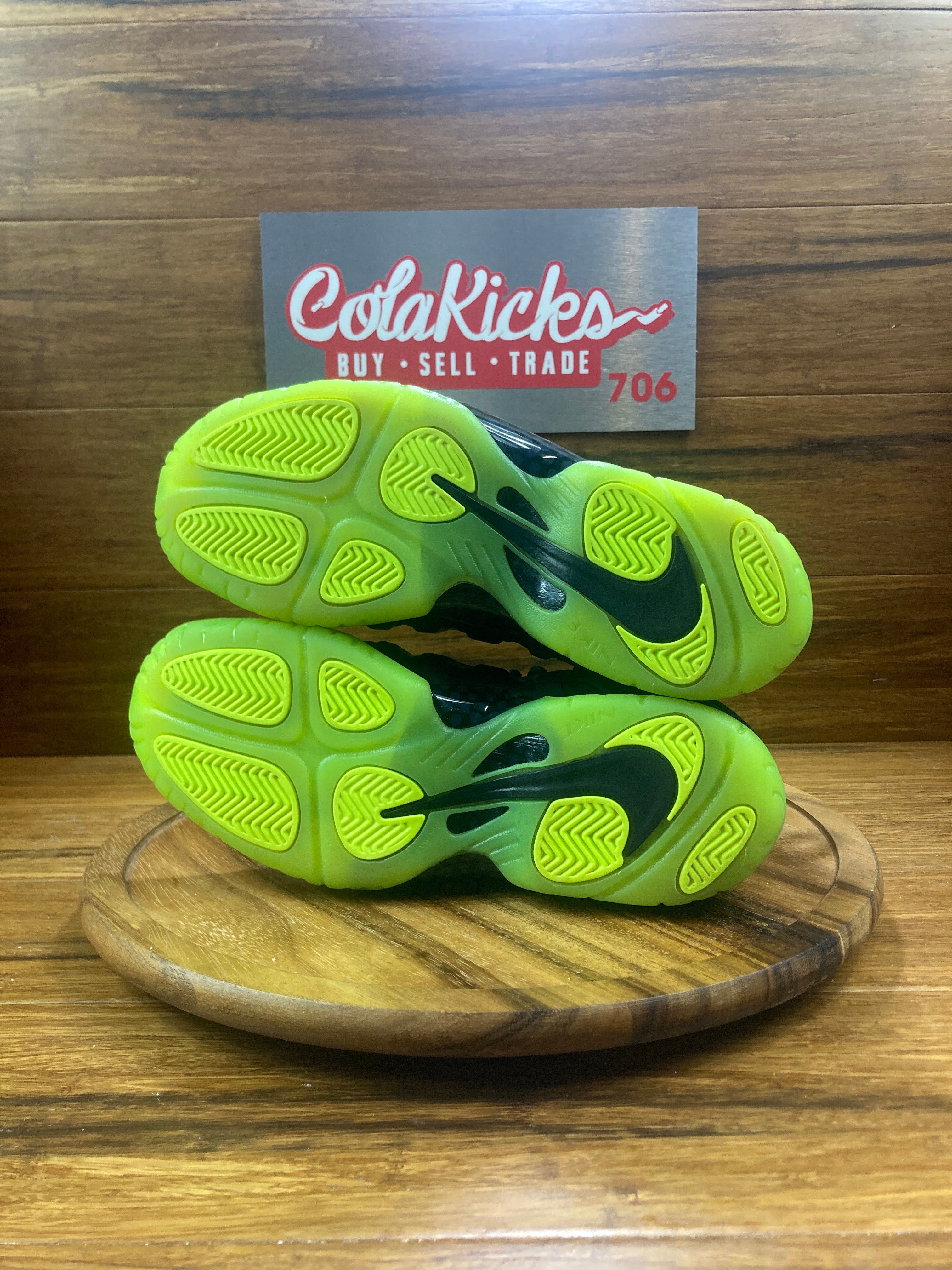 Nike Air Foamposite One Black Volt